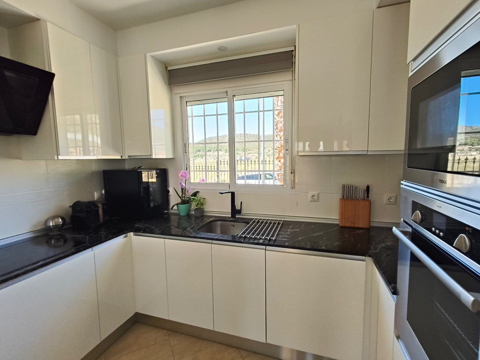 2 Bed, 1 Bath, HouseFor Sale, La Romana, Alicante