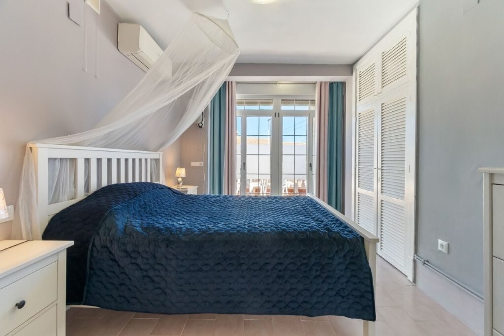 5 Bed, 2 Bath, HouseFor Sale, Torrevieja, Alicante