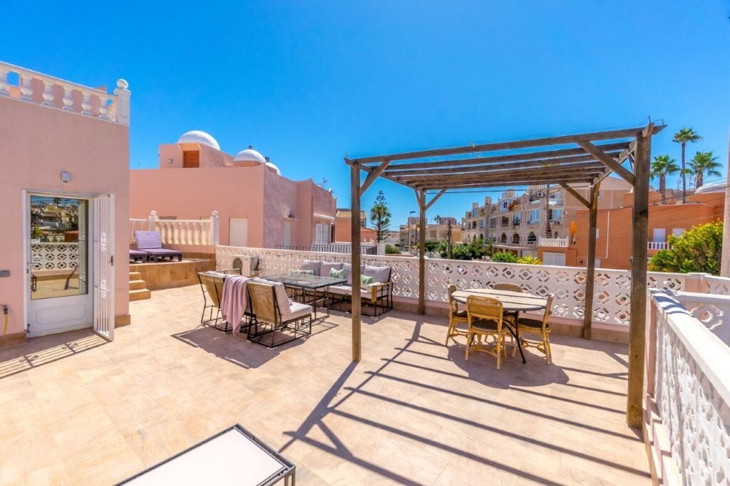 5 Bed, 2 Bath, HouseFor Sale, Torrevieja, Alicante