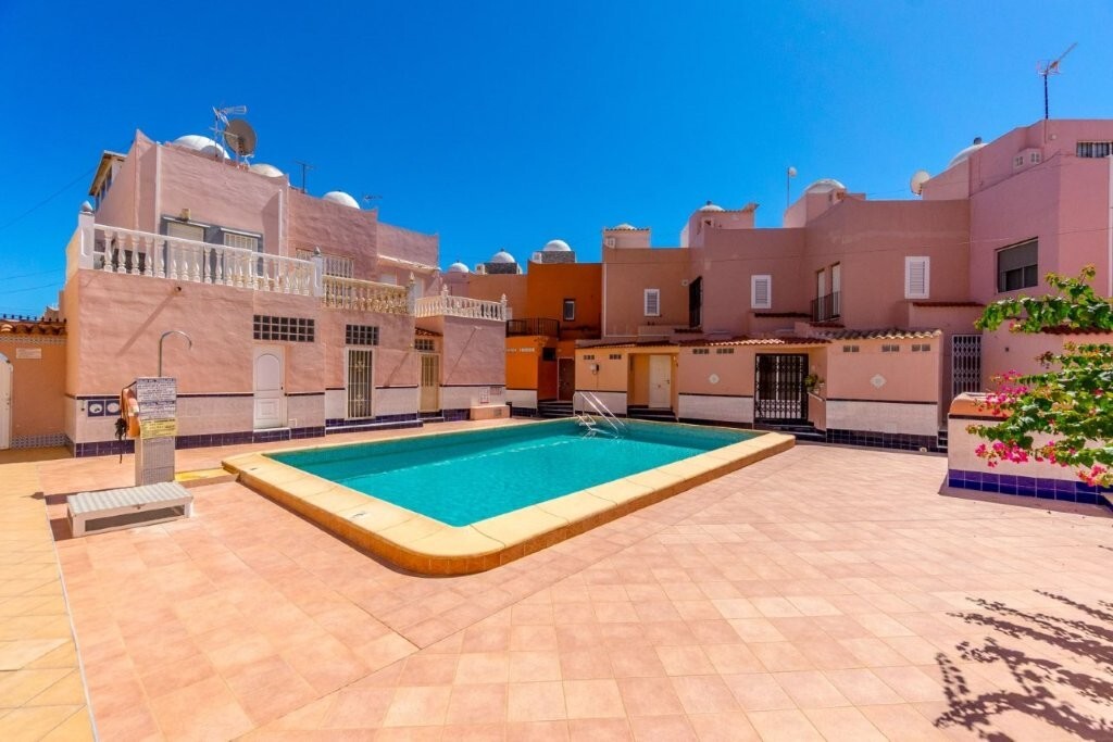 5 Bed, 2 Bath, HouseFor Sale, Torrevieja, Alicante