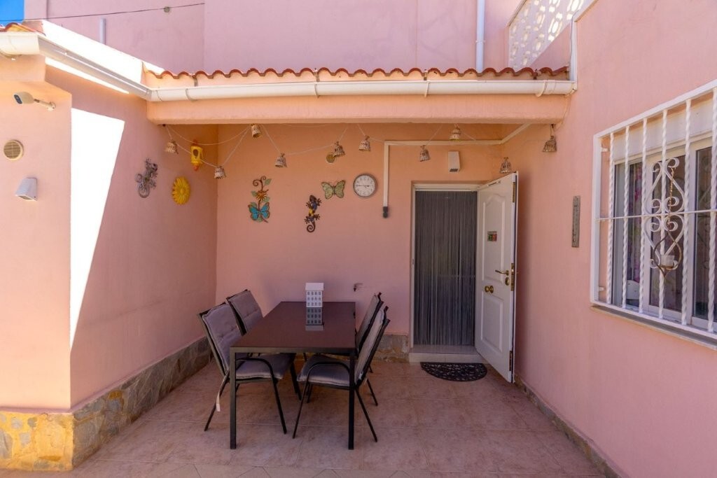 5 Bed, 2 Bath, HouseFor Sale, Torrevieja, Alicante