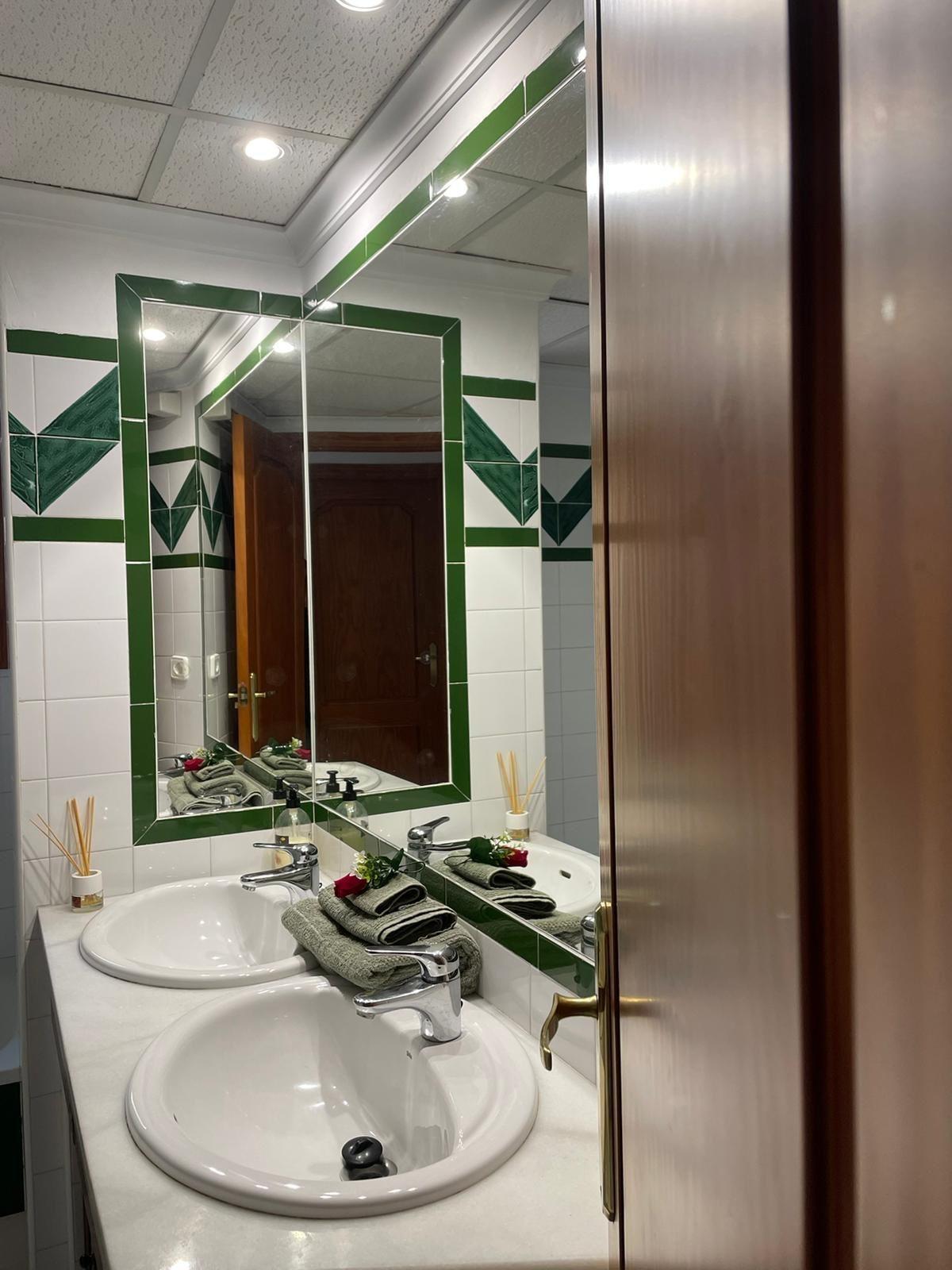 3 Bed, 2 Bath, ApartmentFor Sale, Torrevieja, Alicante