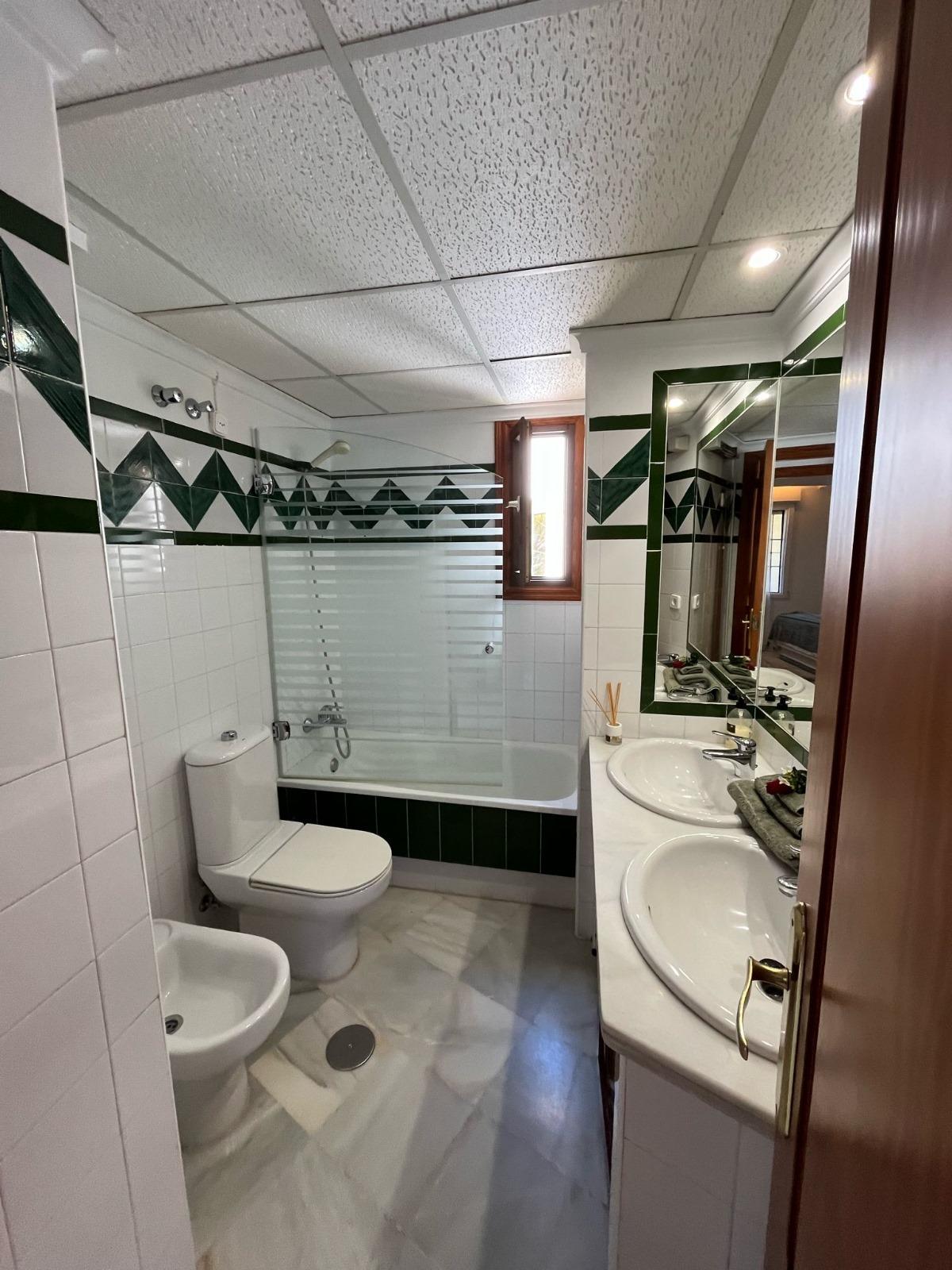 3 Bed, 2 Bath, ApartmentFor Sale, Torrevieja, Alicante