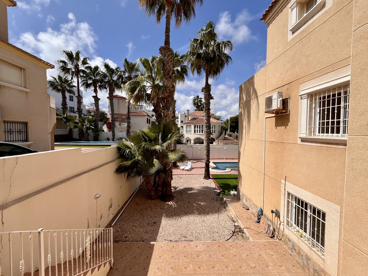 5 Bed, 3 Bath, HouseFor Sale, La Zenia, Alicante