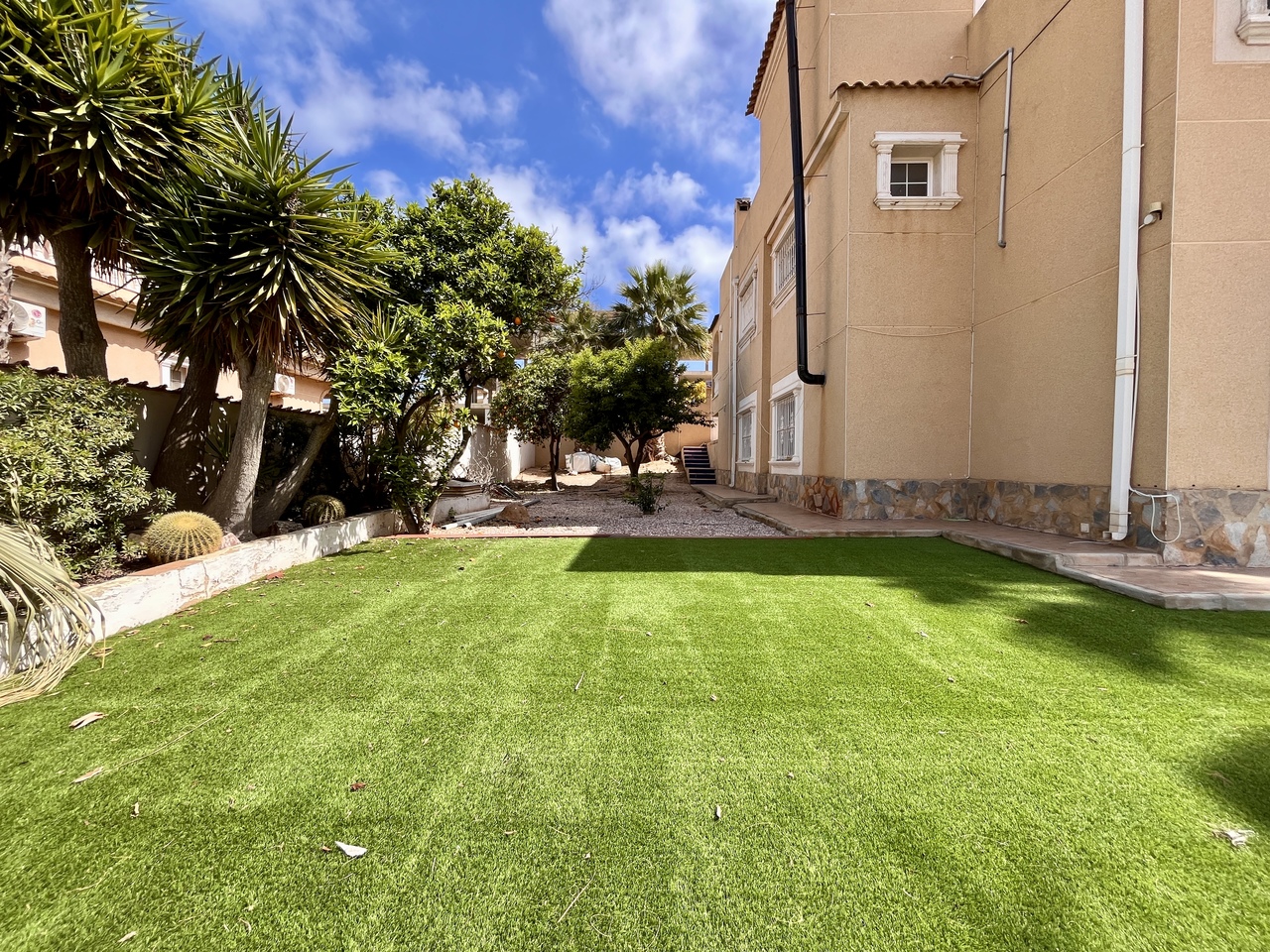 5 Bed, 3 Bath, HouseFor Sale, La Zenia, Alicante