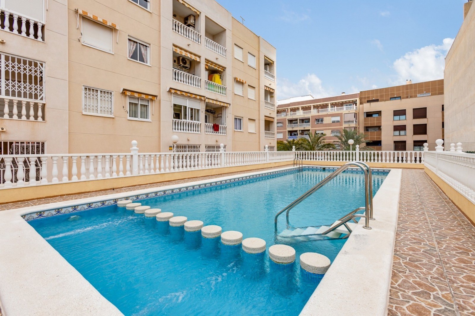 2 Bed, 1 Bath, ApartmentFor Sale, Torrevieja, Alicante