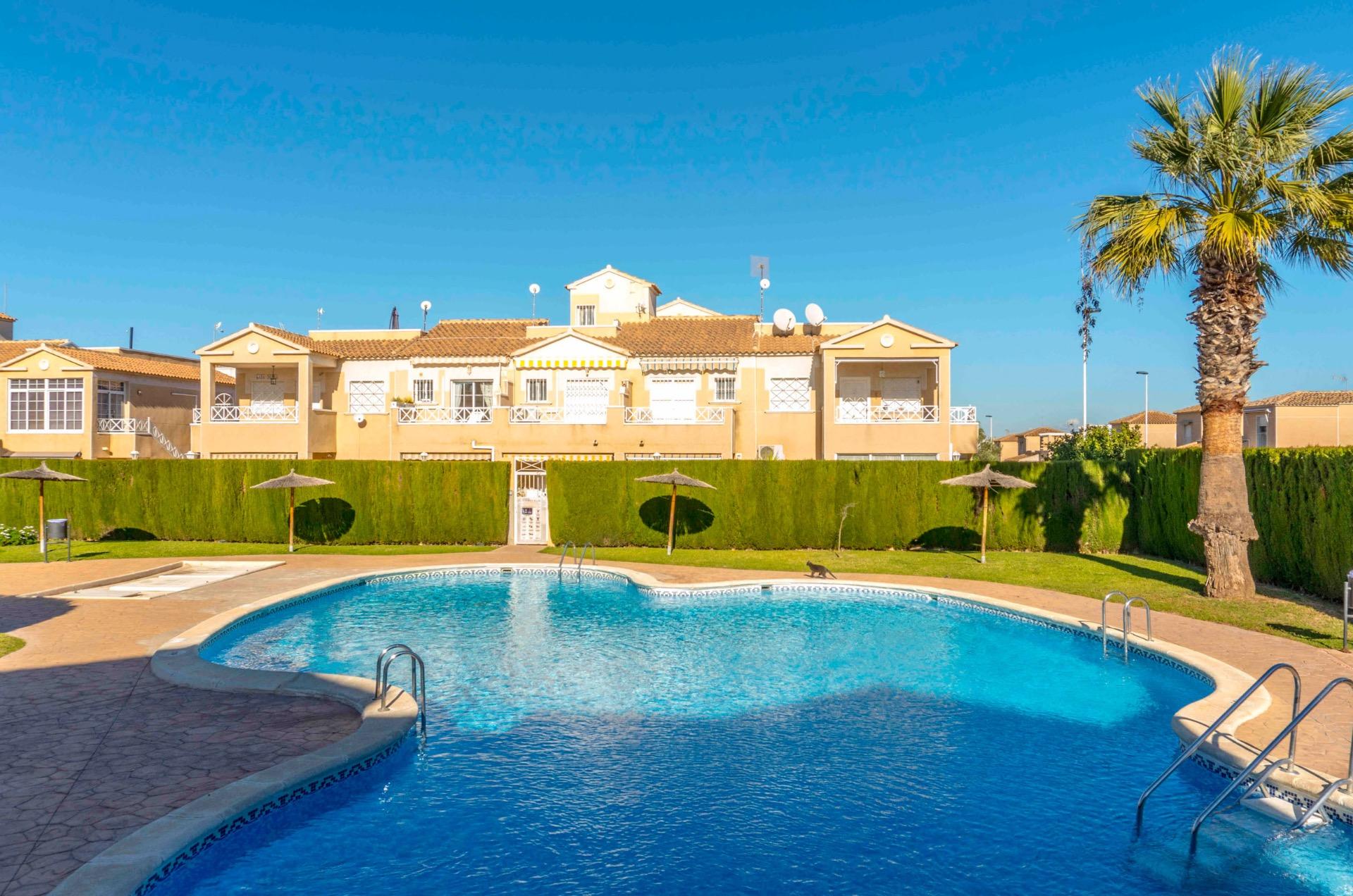 2 Bed, 1 Bath, HouseFor Sale, Torrevieja, Alicante