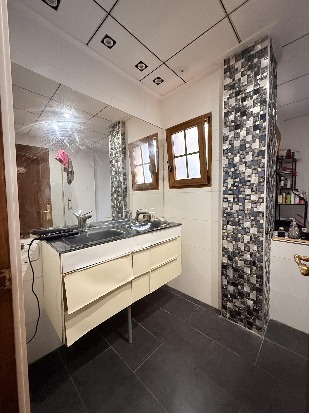 4 Bed, 2 Bath, HouseFor Sale, Torrevieja, Alicante