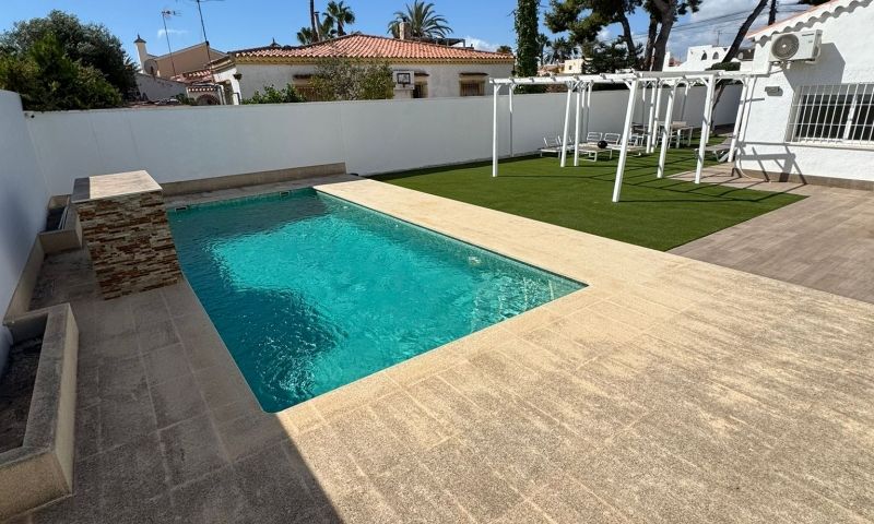 2 Bed, 1 Bath, HouseFor Sale, Torrevieja, Alicante
