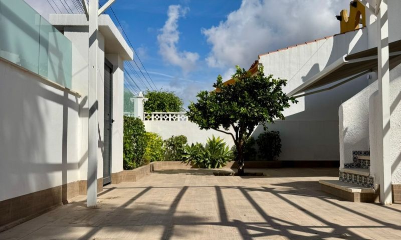 2 Bed, 1 Bath, HouseFor Sale, Torrevieja, Alicante