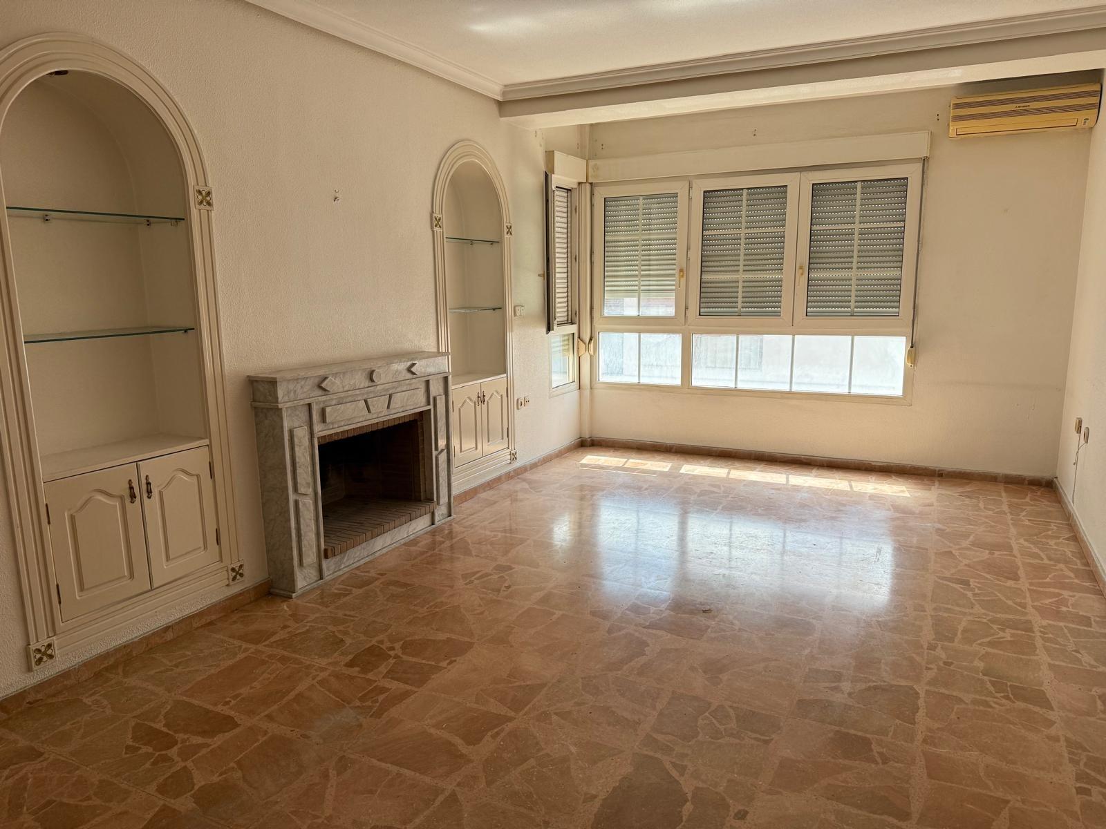 5 Bed, 2 Bath, ApartmentFor Sale, Torrevieja, Alicante 5 Bed, 2 Bath, ApartmentFor Sale, Torrevieja, Alicante