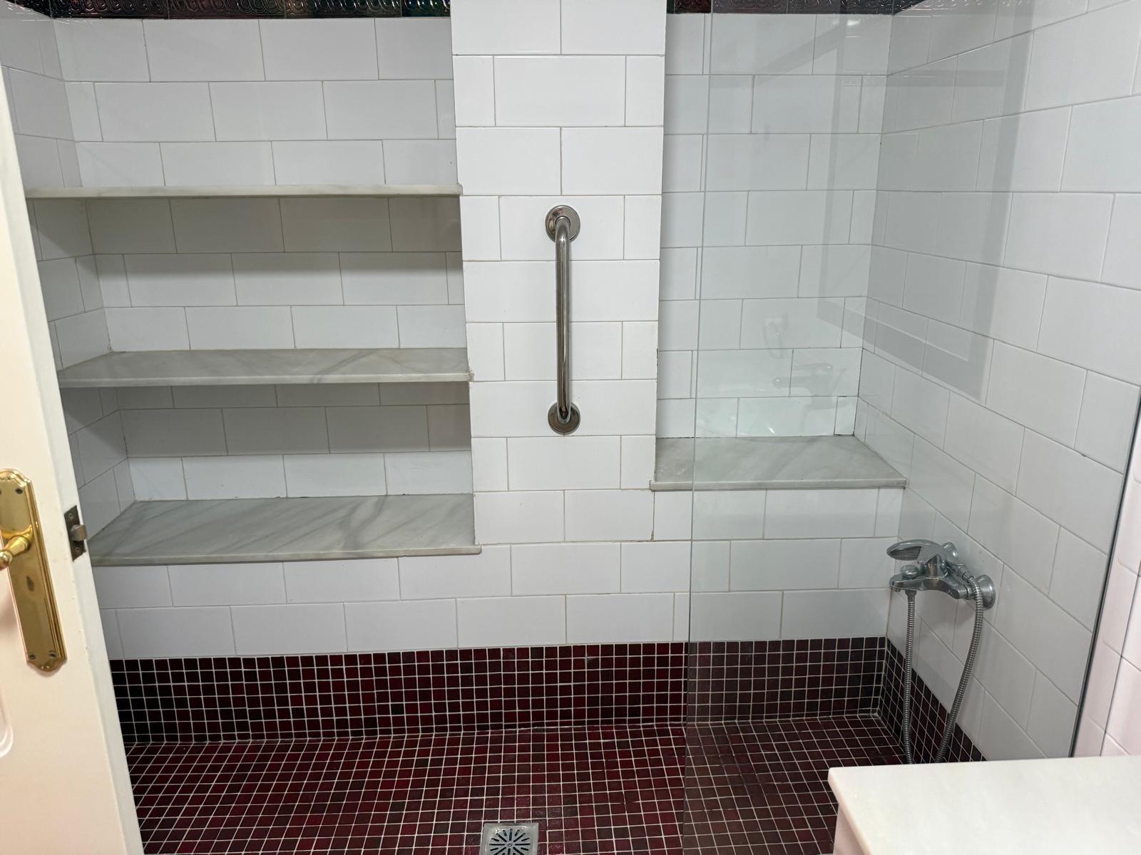 5 Bed, 2 Bath, ApartmentFor Sale, Torrevieja, Alicante 5 Bed, 2 Bath, ApartmentFor Sale, Torrevieja, Alicante