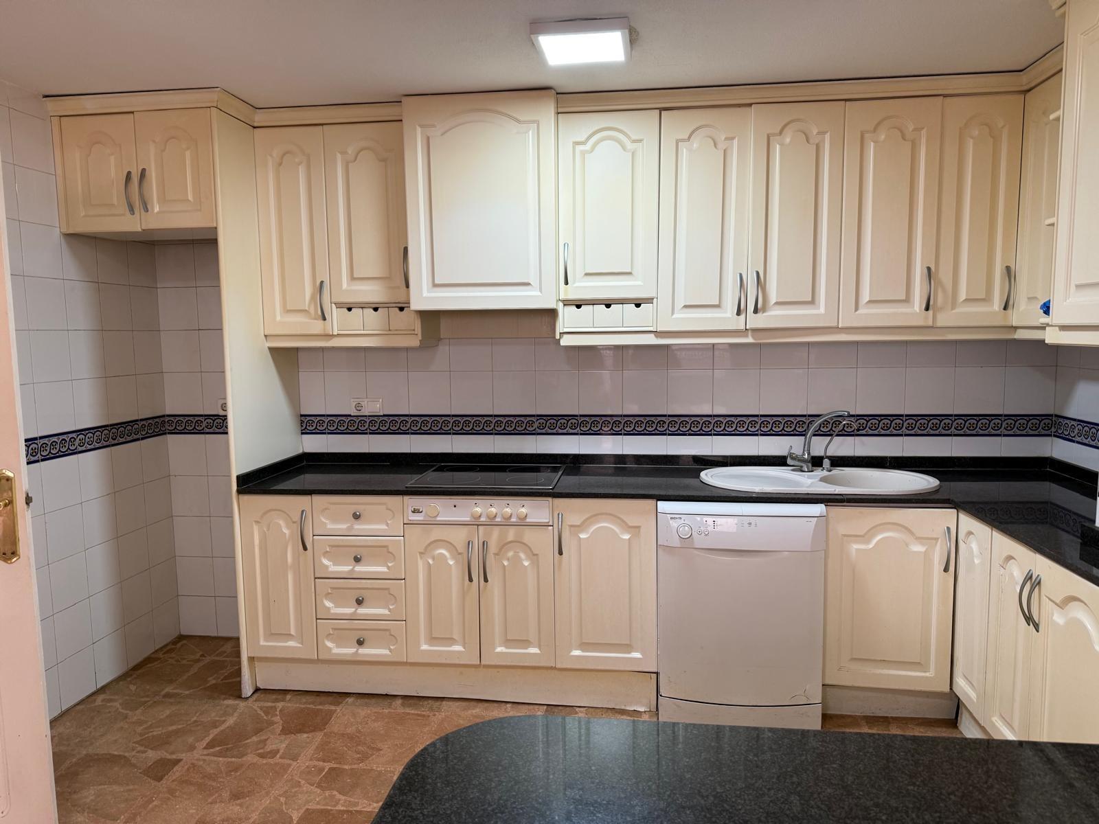 5 Bed, 2 Bath, ApartmentFor Sale, Torrevieja, Alicante 5 Bed, 2 Bath, ApartmentFor Sale, Torrevieja, Alicante