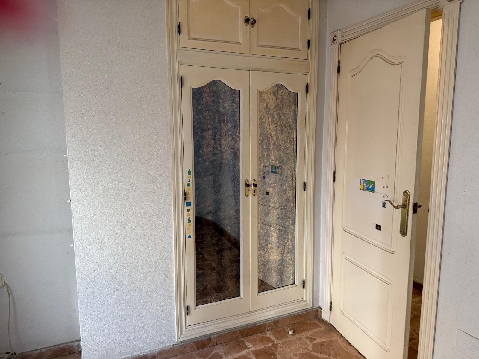 5 Bed, 2 Bath, ApartmentFor Sale, Torrevieja, Alicante 5 Bed, 2 Bath, ApartmentFor Sale, Torrevieja, Alicante