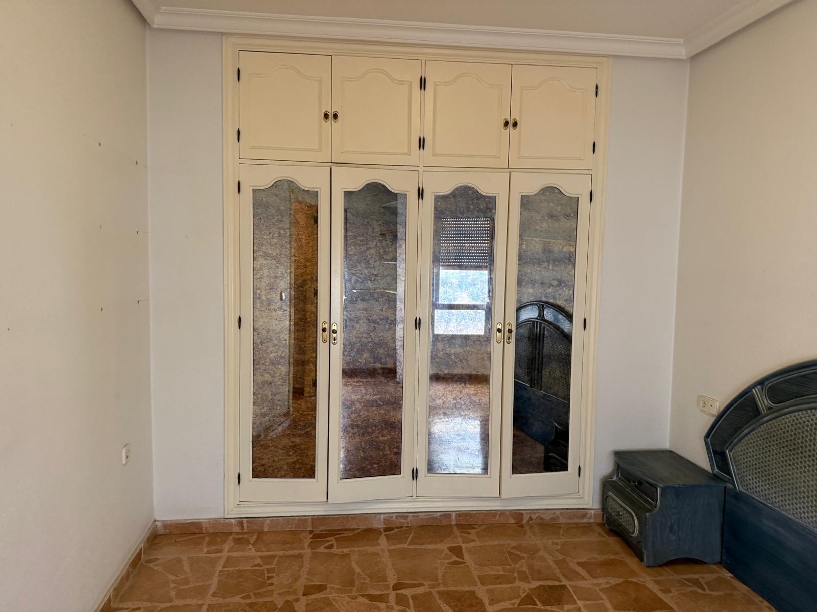 5 Bed, 2 Bath, ApartmentFor Sale, Torrevieja, Alicante 5 Bed, 2 Bath, ApartmentFor Sale, Torrevieja, Alicante