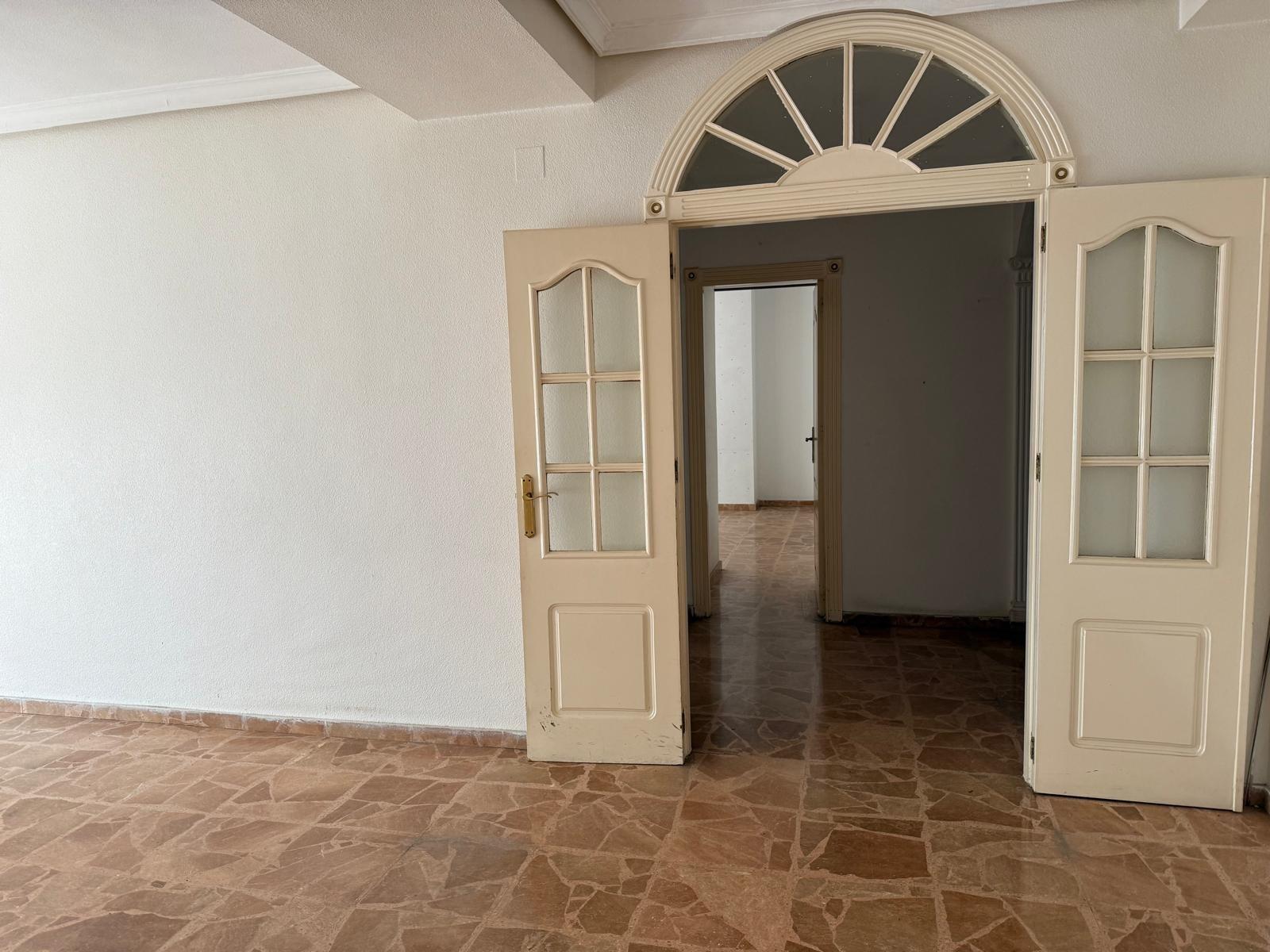 5 Bed, 2 Bath, ApartmentFor Sale, Torrevieja, Alicante 5 Bed, 2 Bath, ApartmentFor Sale, Torrevieja, Alicante