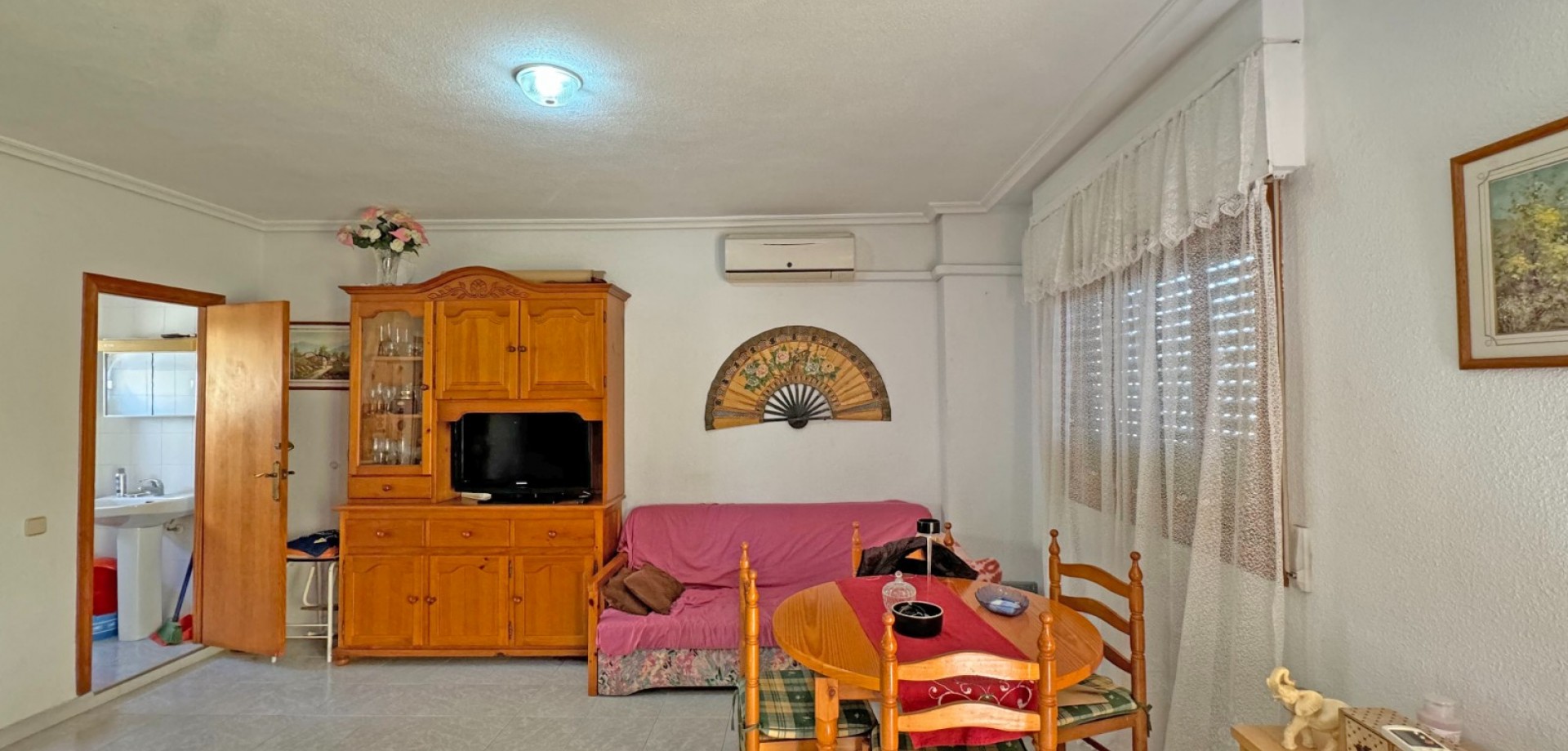 2 Bed, 1 Bath, ApartmentFor Sale, Torrevieja, Alicante