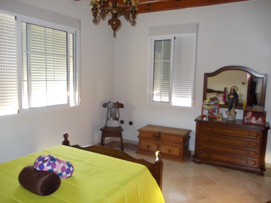 4 Bed, 2 Bath, HouseFor Sale, Orihuela, Alicante