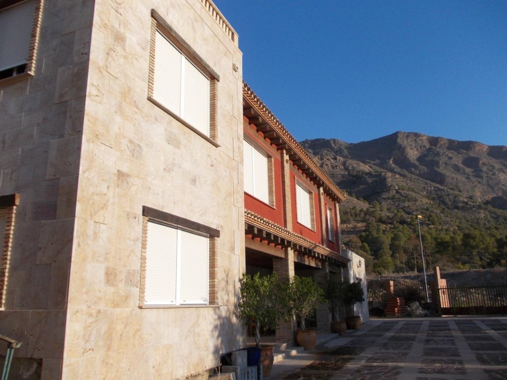 4 Bed, 2 Bath, HouseFor Sale, Orihuela, Alicante