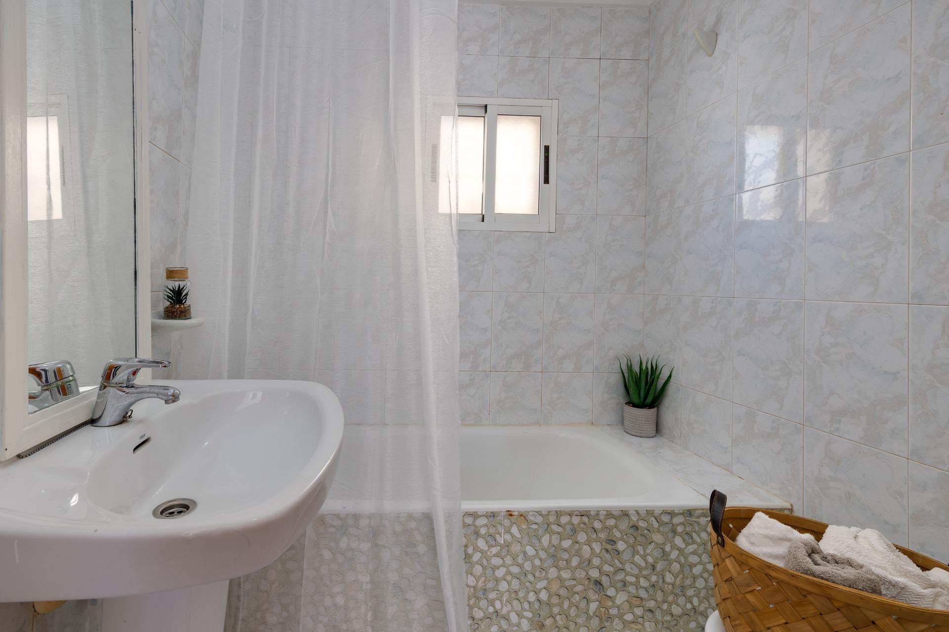 2 Bed, 1 Bath, HouseFor Sale, Torrevieja, Alicante