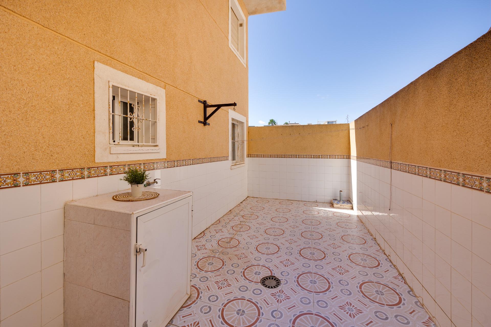 2 Bed, 1 Bath, HouseFor Sale, Torrevieja, Alicante