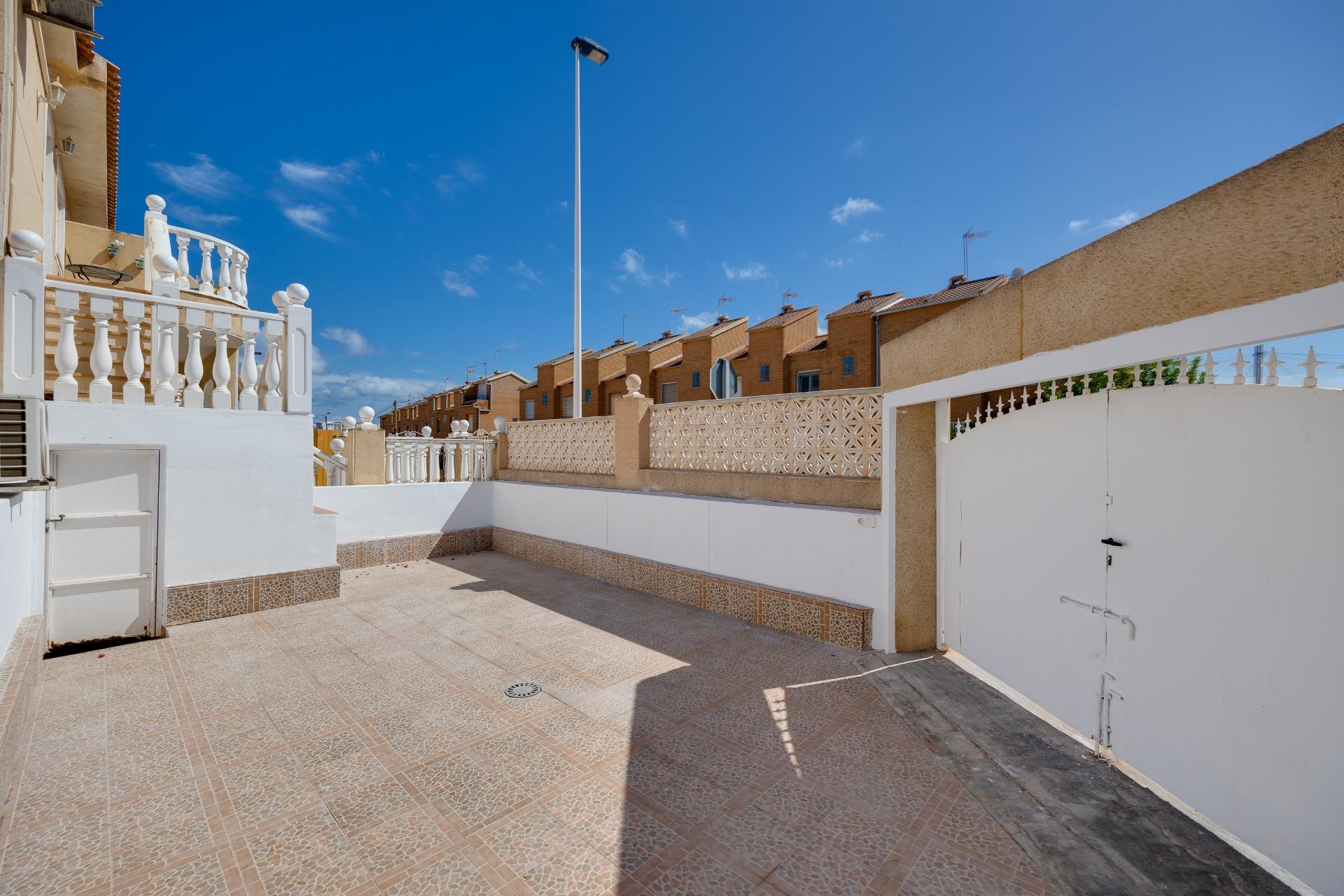 2 Bed, 1 Bath, HouseFor Sale, Torrevieja, Alicante
