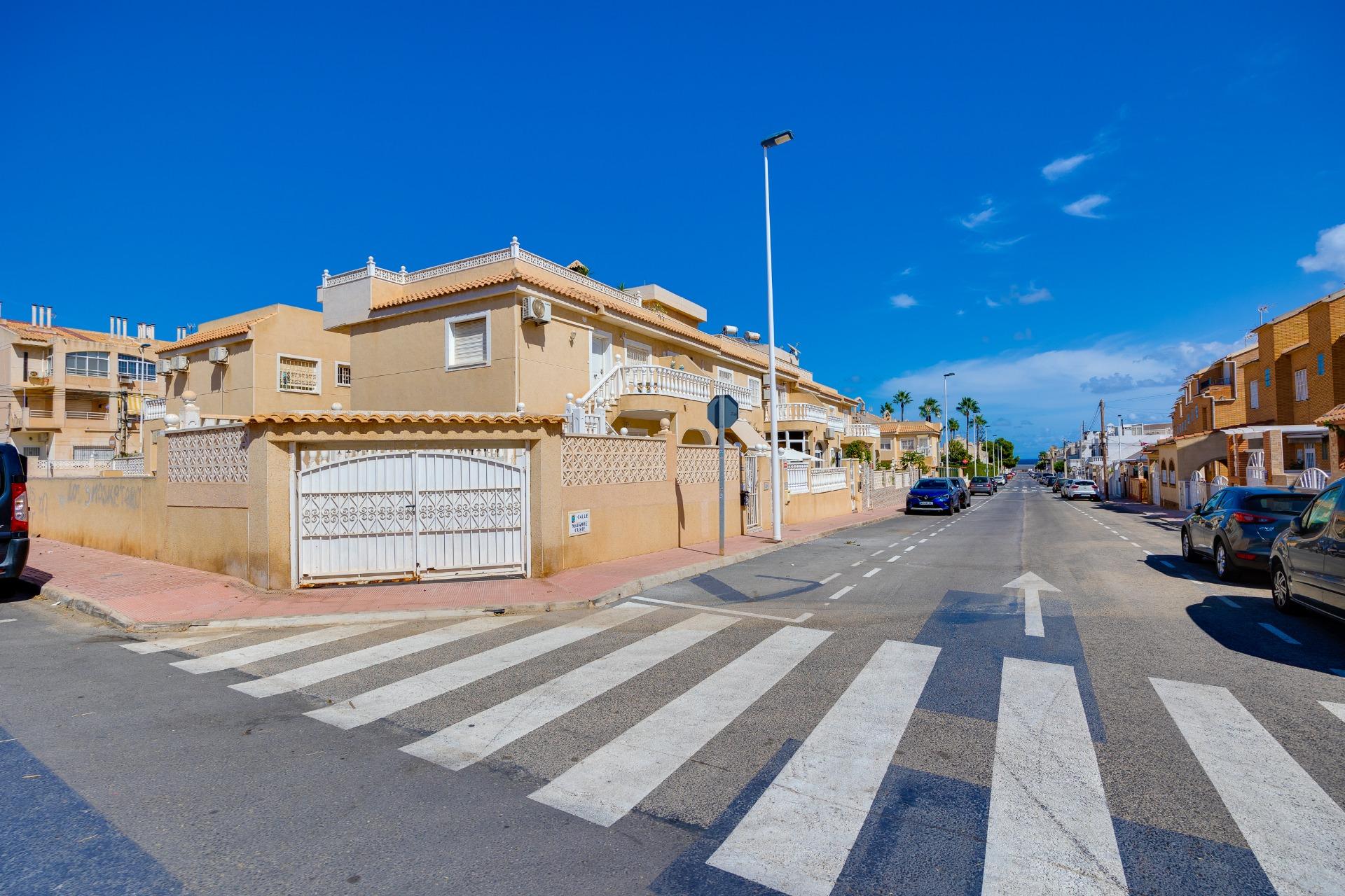 2 Bed, 1 Bath, HouseFor Sale, Torrevieja, Alicante