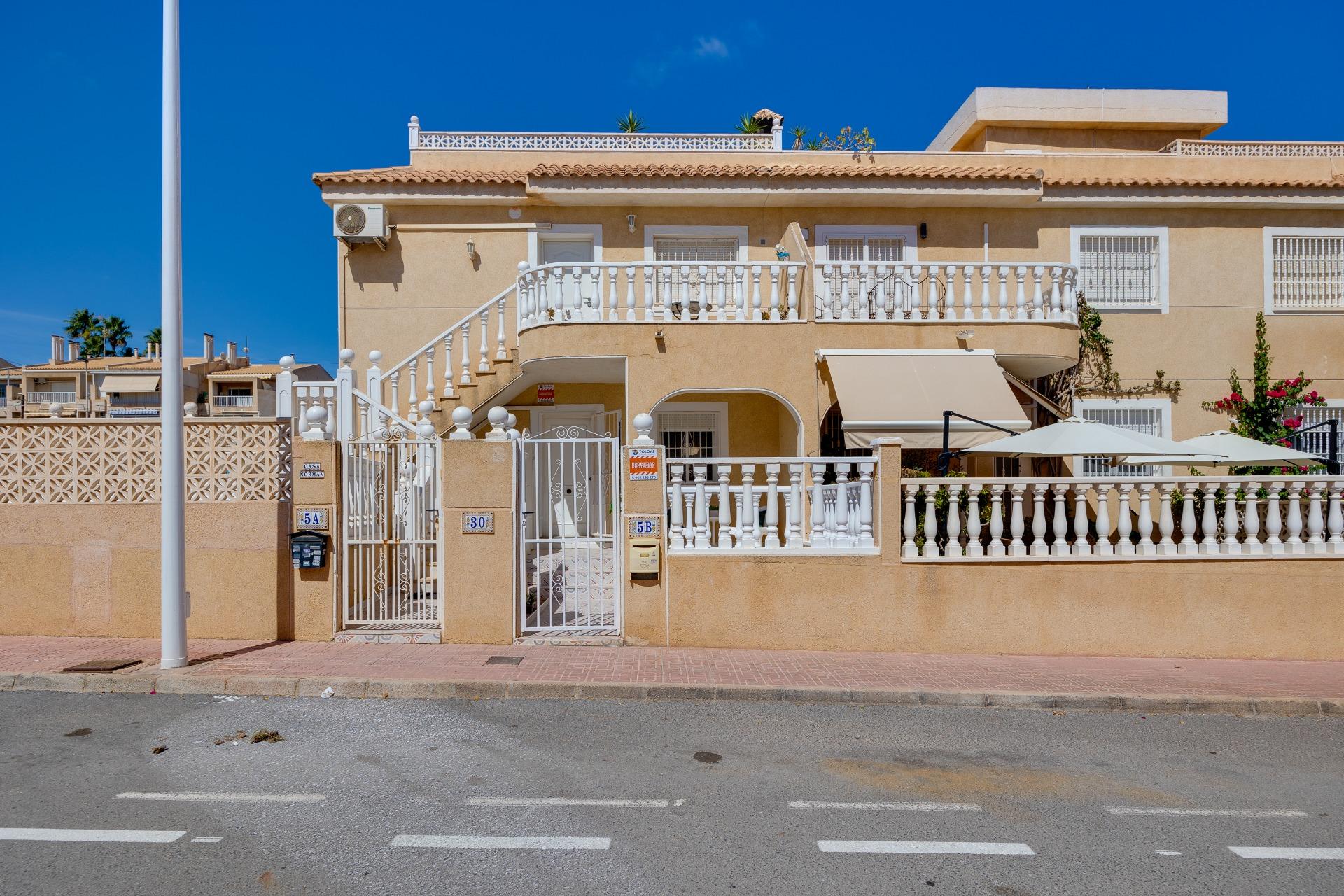 2 Bed, 1 Bath, HouseFor Sale, Torrevieja, Alicante