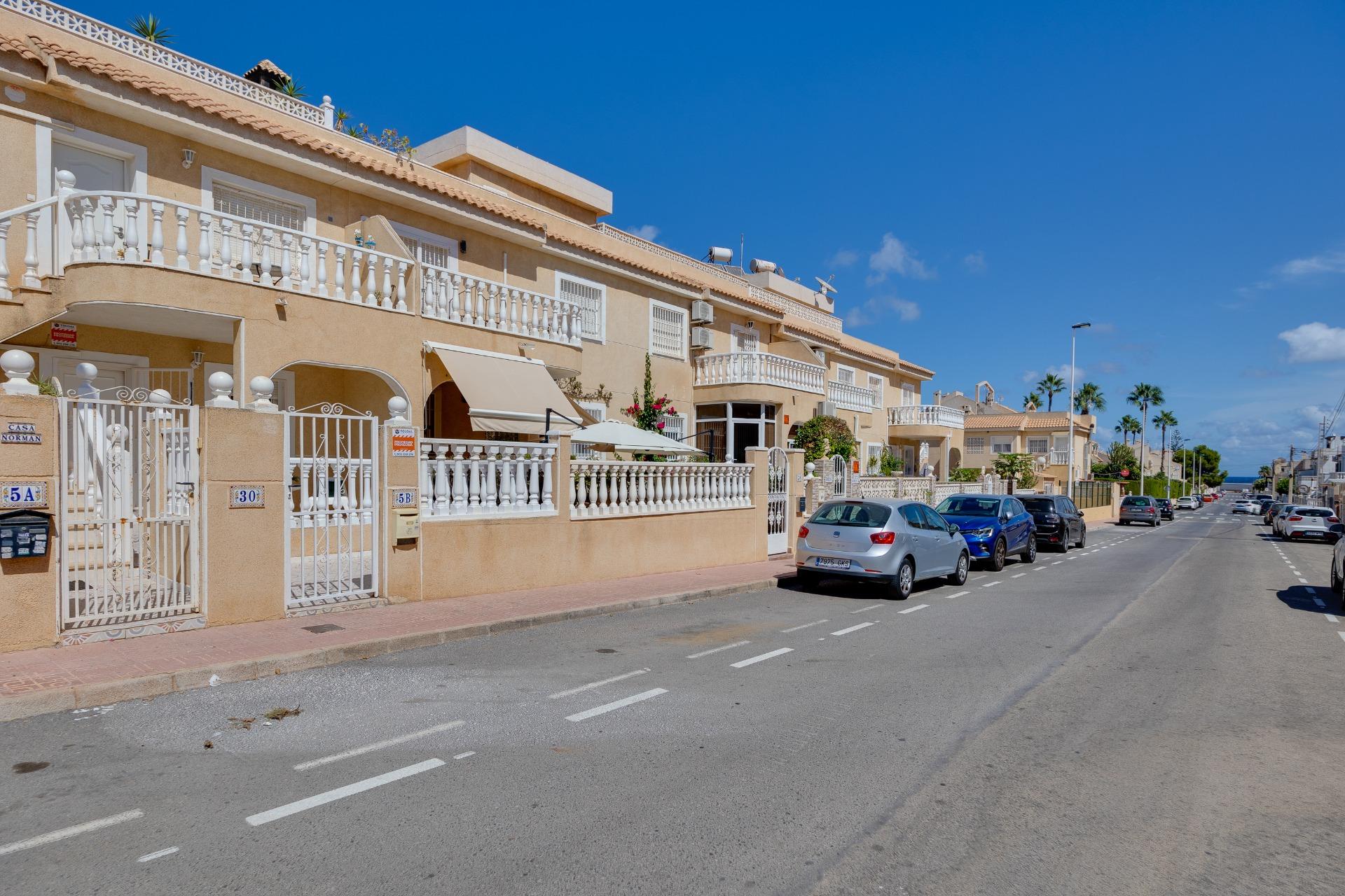 2 Bed, 1 Bath, HouseFor Sale, Torrevieja, Alicante