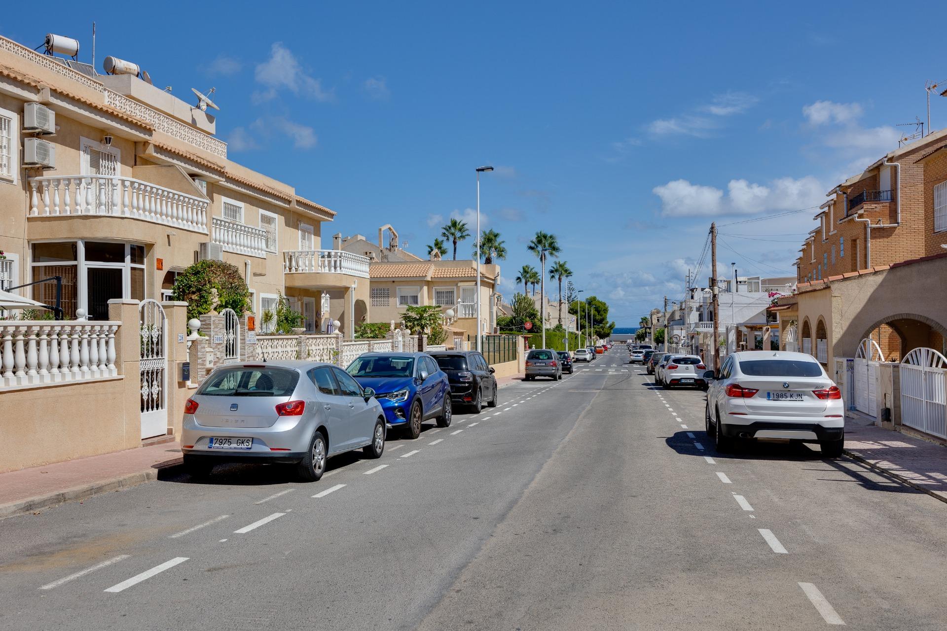 2 Bed, 1 Bath, HouseFor Sale, Torrevieja, Alicante