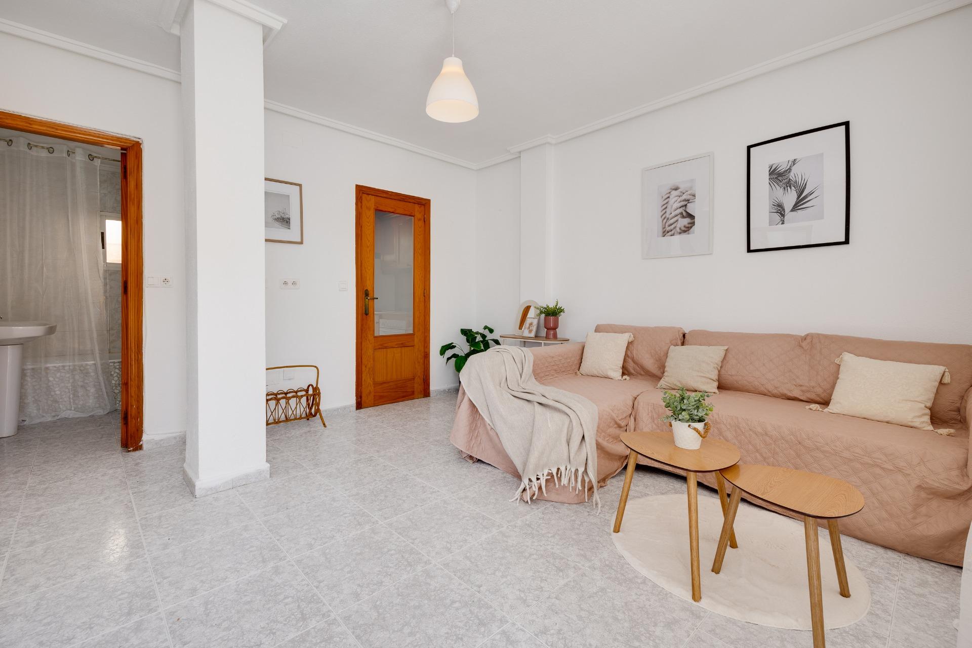 2 Bed, 1 Bath, HouseFor Sale, Torrevieja, Alicante