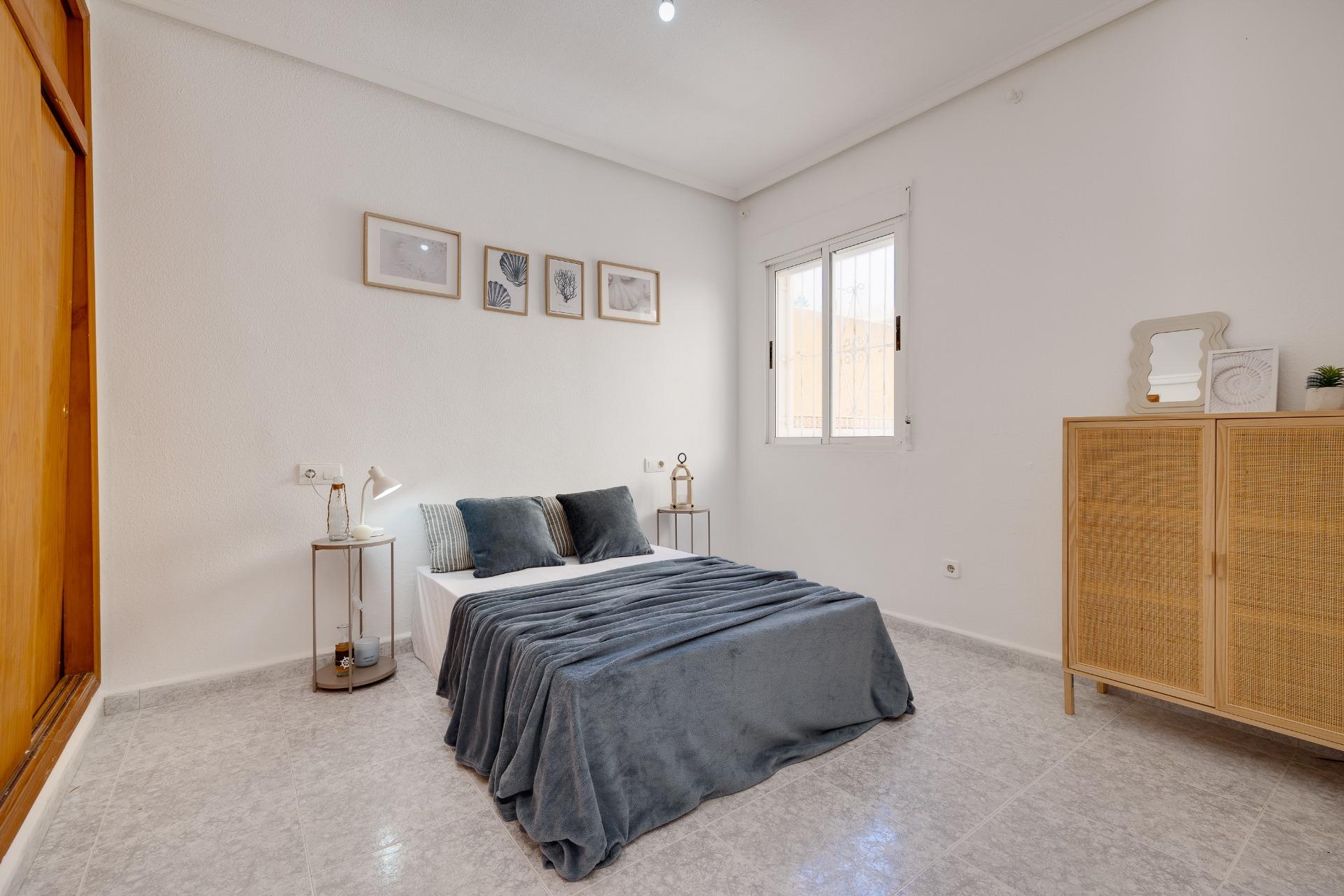 2 Bed, 1 Bath, HouseFor Sale, Torrevieja, Alicante