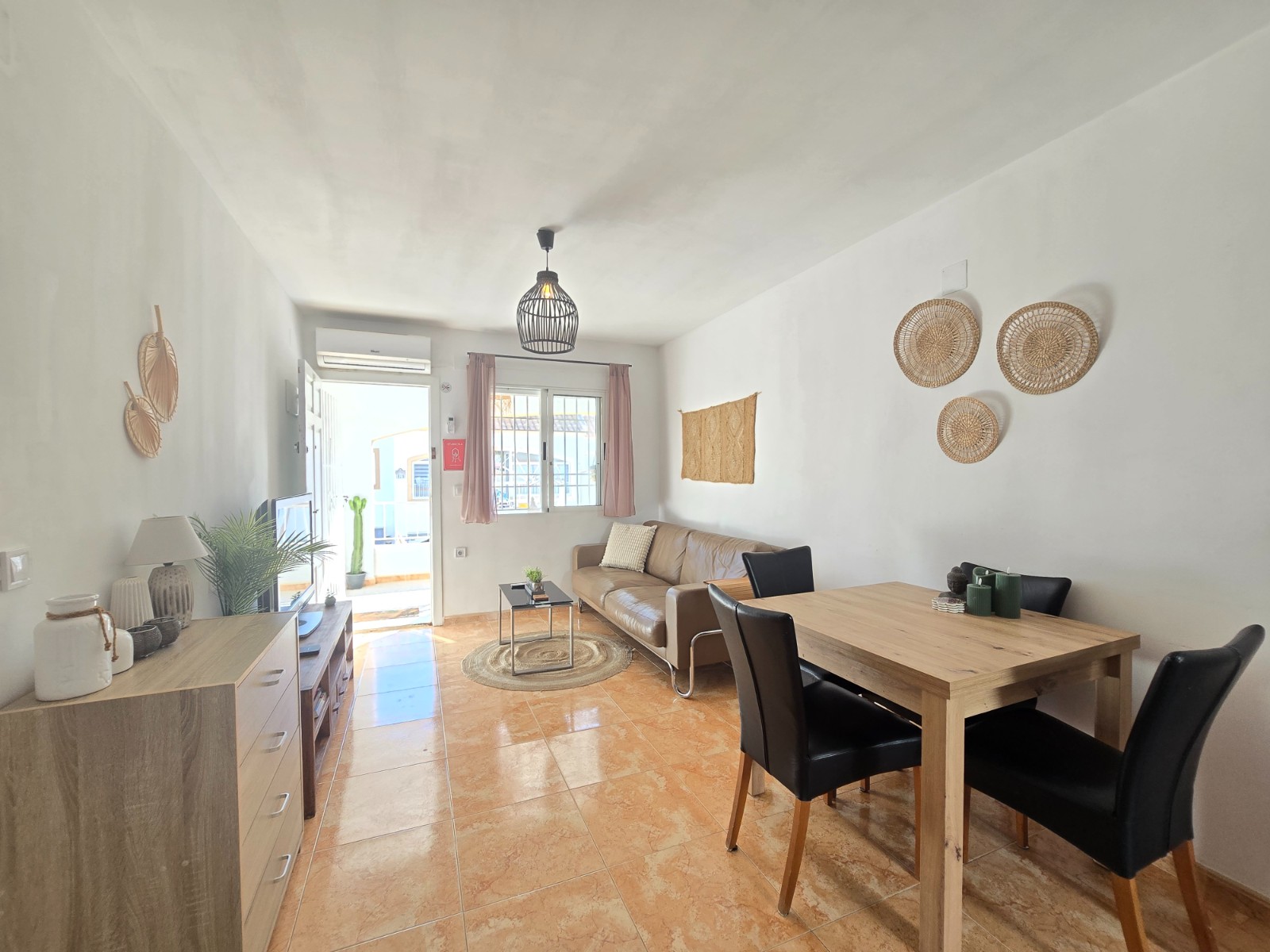 2 Bed, 1 Bath, ApartmentFor Sale, Torrevieja, Alicante