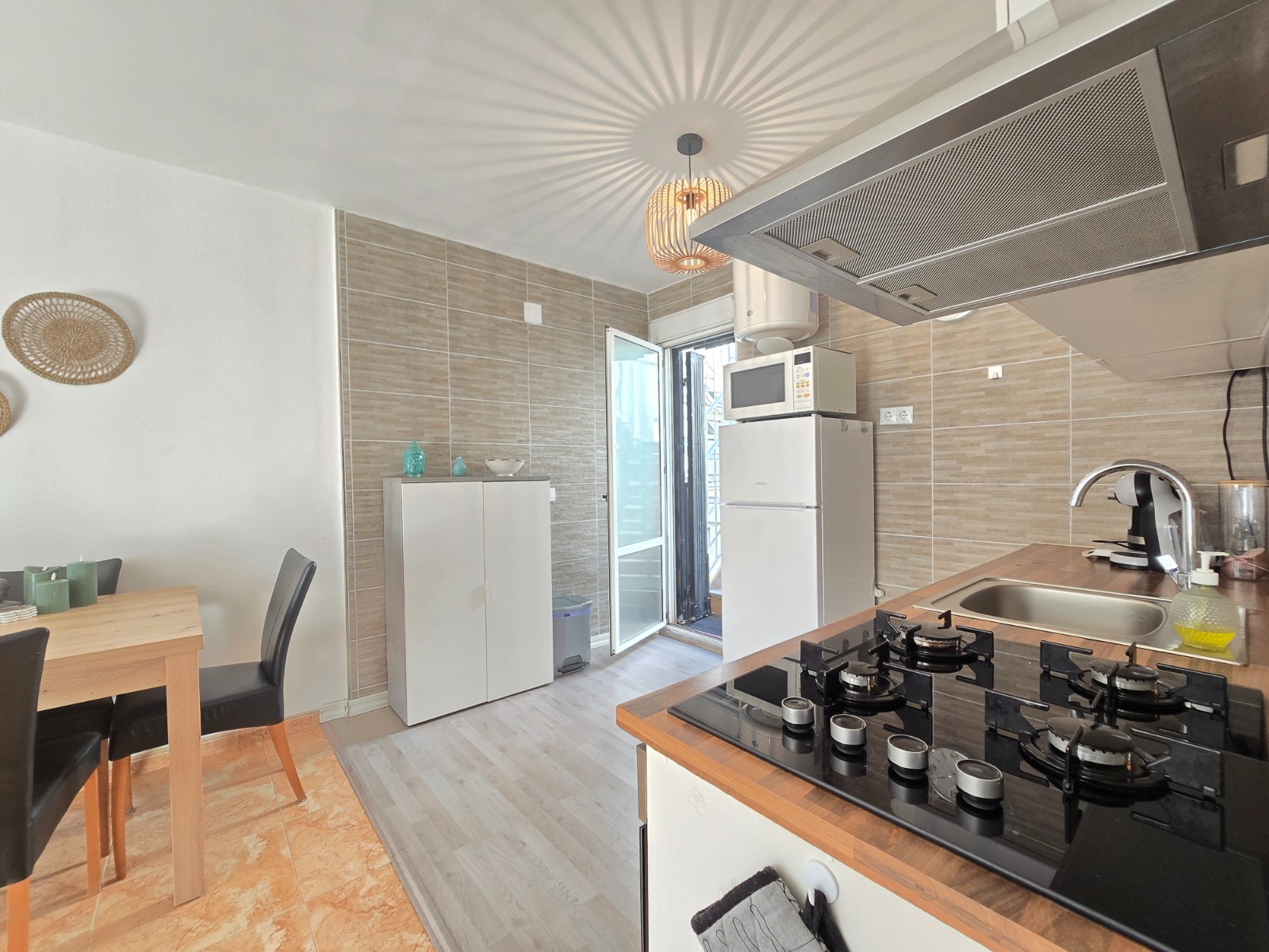 2 Bed, 1 Bath, ApartmentFor Sale, Torrevieja, Alicante