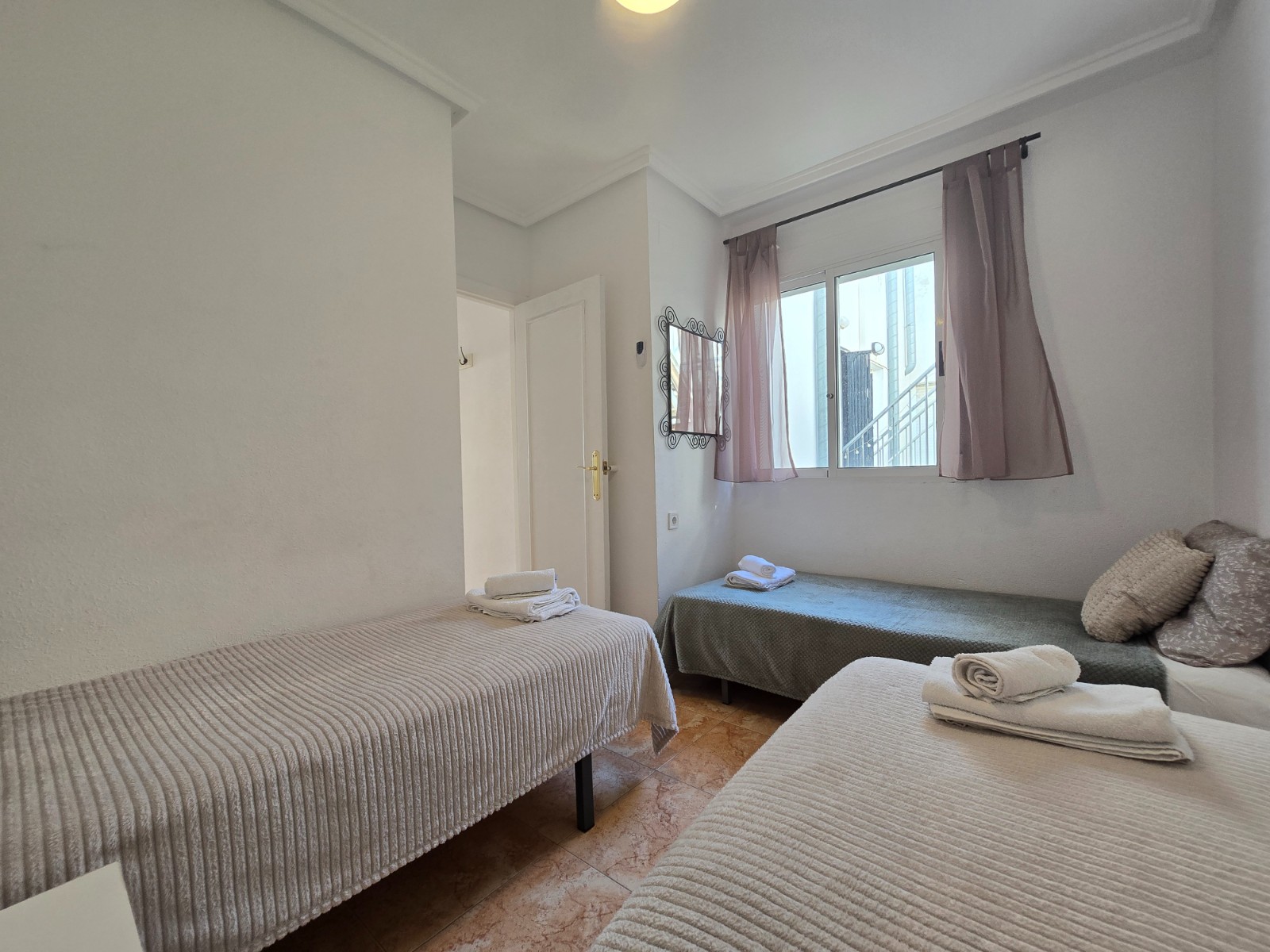 2 Bed, 1 Bath, ApartmentFor Sale, Torrevieja, Alicante