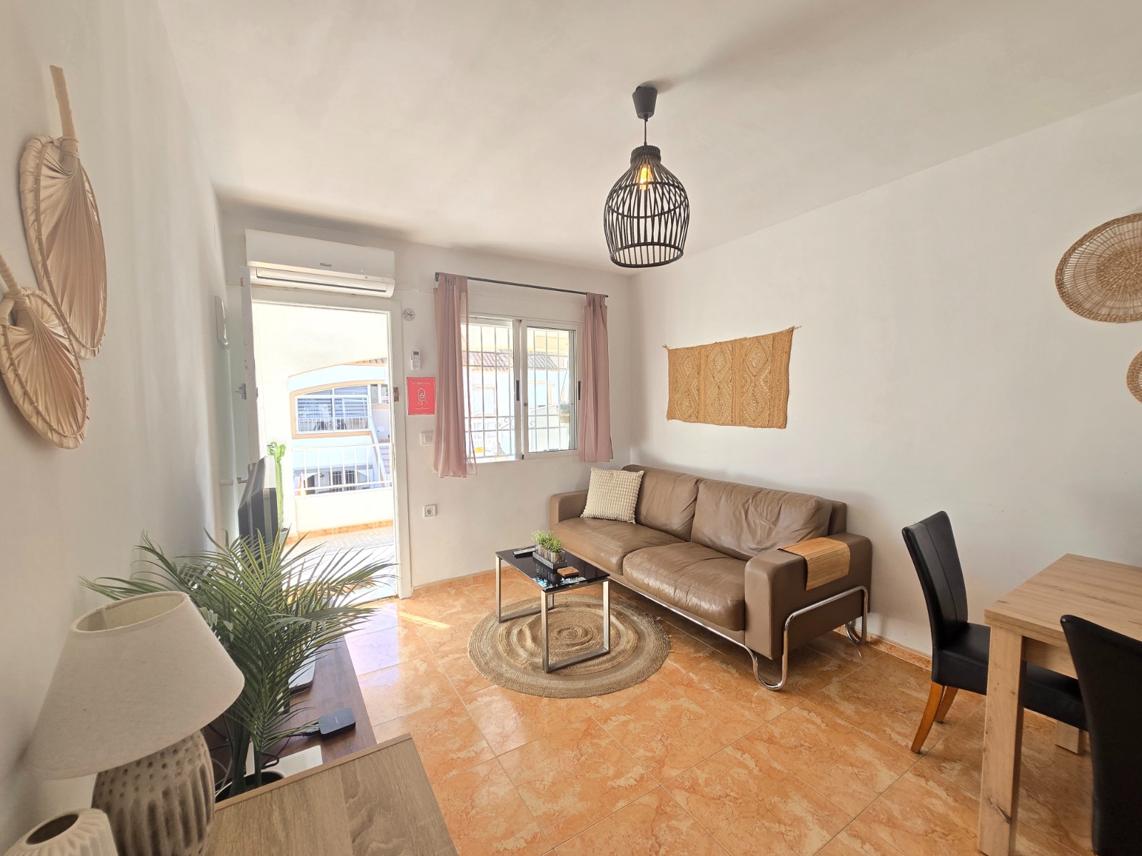 2 Bed, 1 Bath, ApartmentFor Sale, Torrevieja, Alicante