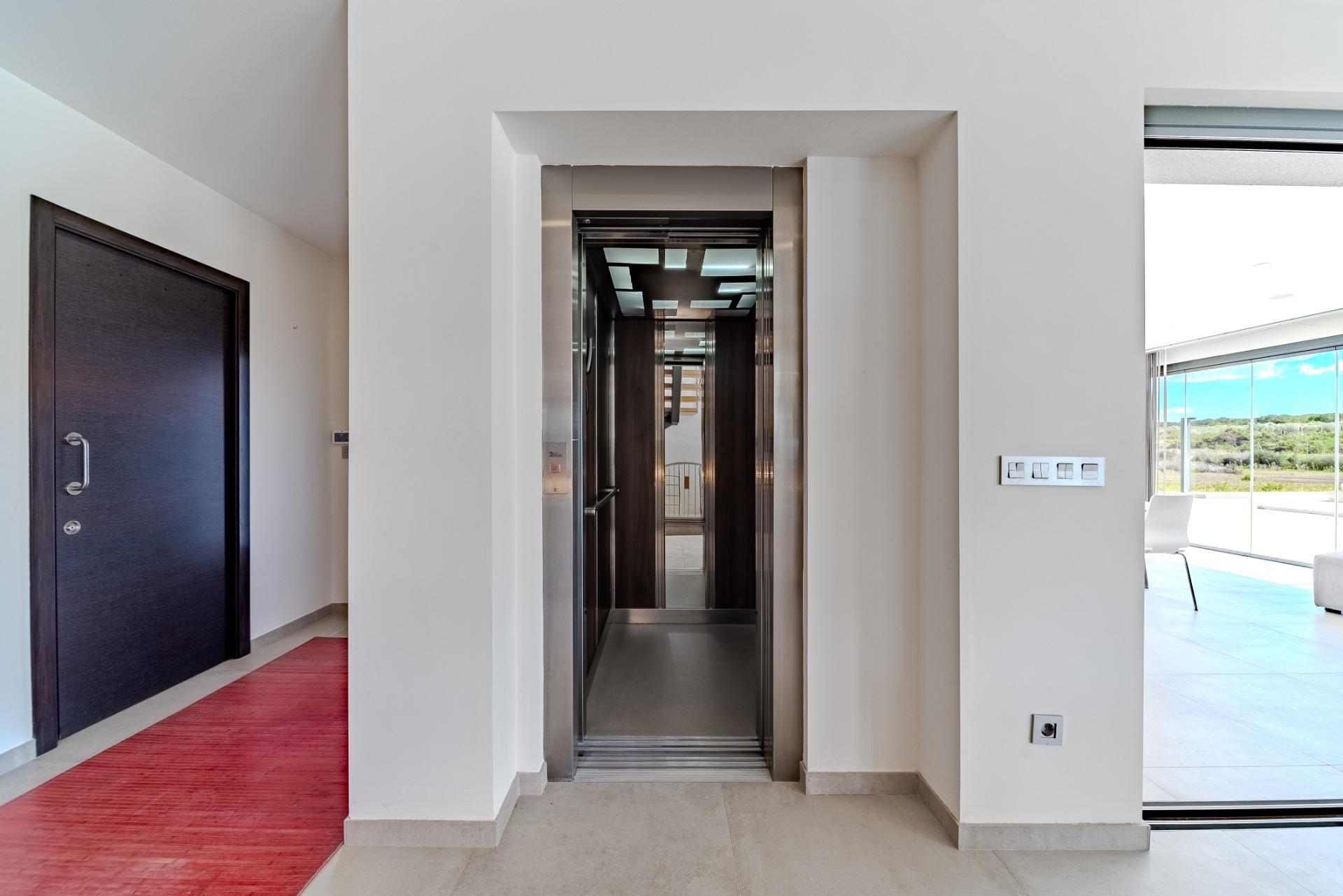 5 Bed, 4 Bath, HouseFor Sale, La Marina, Alicante 5 Bed, 4 Bath, HouseFor Sale, La Marina, Alicante
