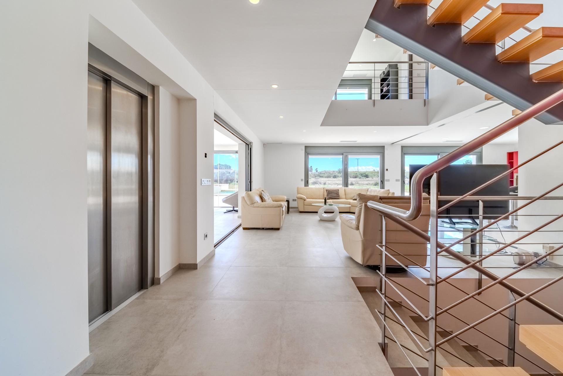 5 Bed, 4 Bath, HouseFor Sale, La Marina, Alicante 5 Bed, 4 Bath, HouseFor Sale, La Marina, Alicante