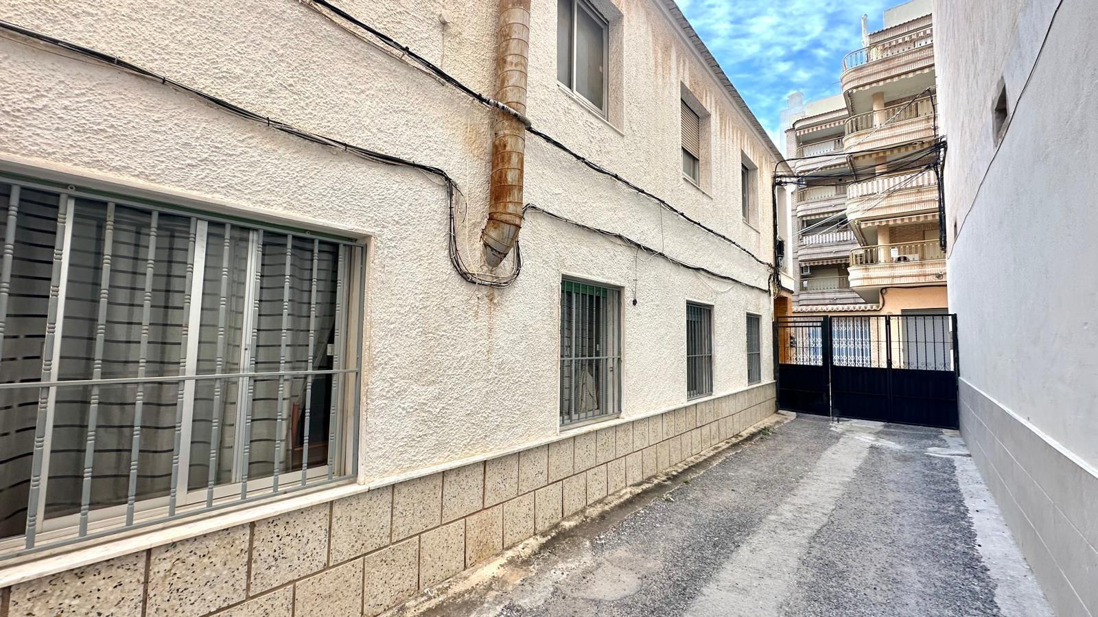 4 Bed, 2 Bath, HouseFor Sale, Torrevieja, Alicante 4 Bed, 2 Bath, HouseFor Sale, Torrevieja, Alicante