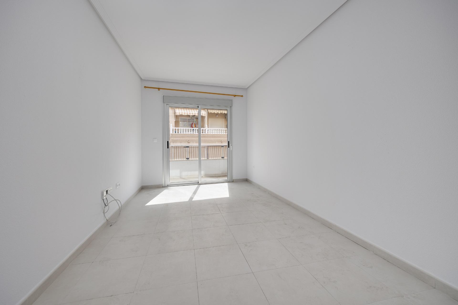 3 Bed, 2 Bath, ApartmentFor Sale, Torrevieja, Alicante 3 Bed, 2 Bath, ApartmentFor Sale, Torrevieja, Alicante