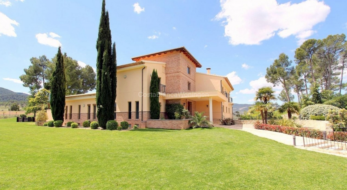 6 Bed, 8 Bath, HouseFor Sale, Penaguila, Alicante