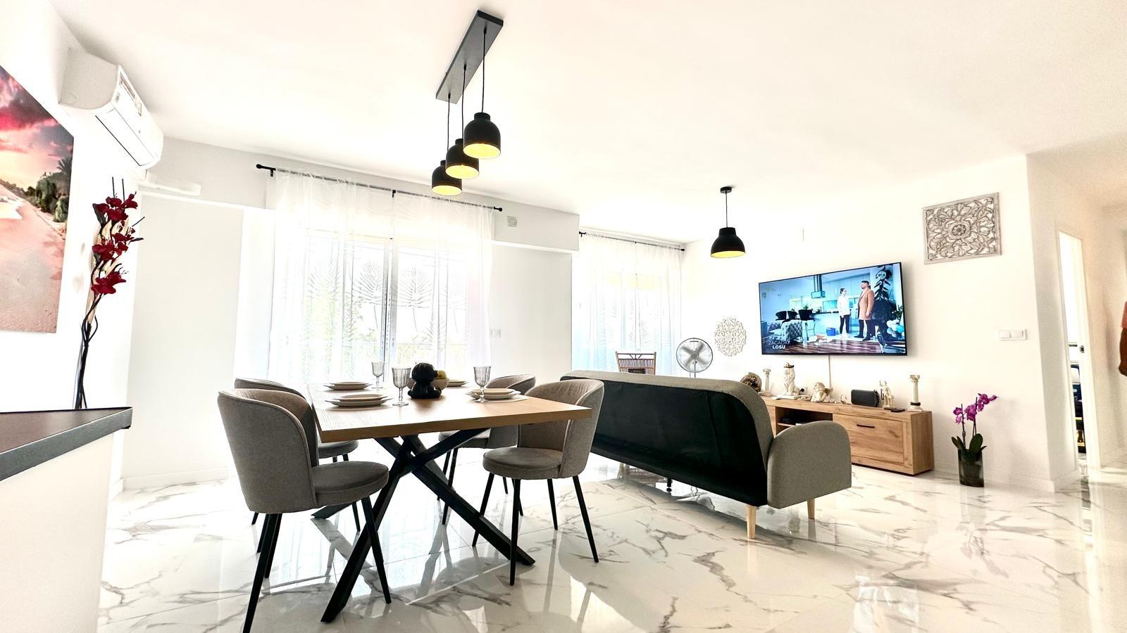 2 Bed, 1 Bath, ApartmentFor Sale, Torrevieja, Alicante