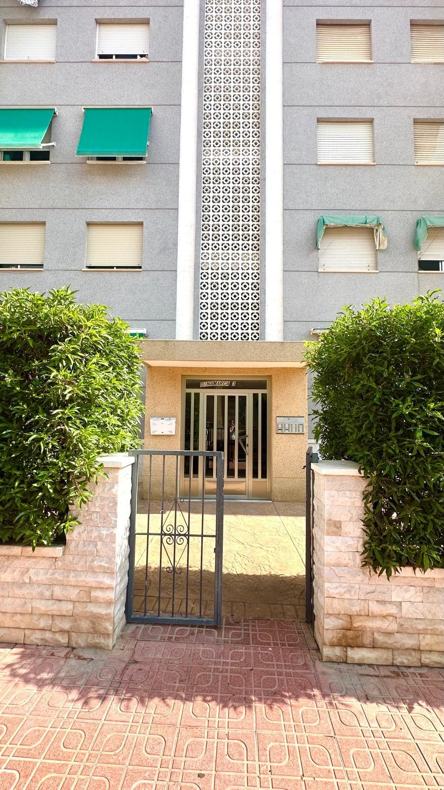 2 Bed, 1 Bath, ApartmentFor Sale, Torrevieja, Alicante