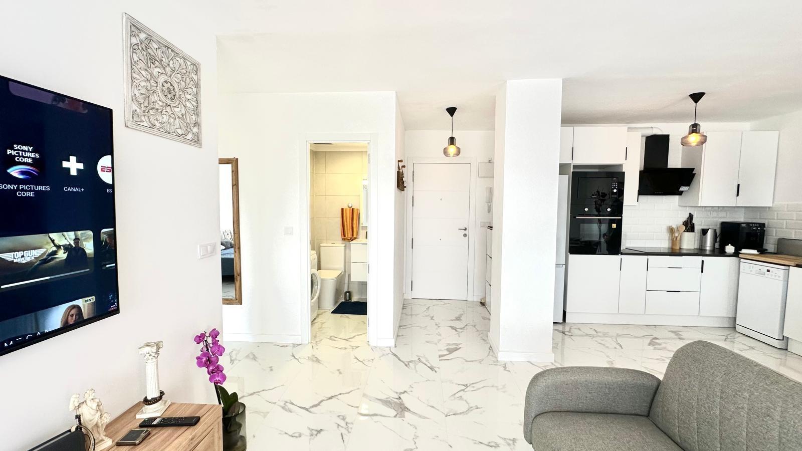 2 Bed, 1 Bath, ApartmentFor Sale, Torrevieja, Alicante