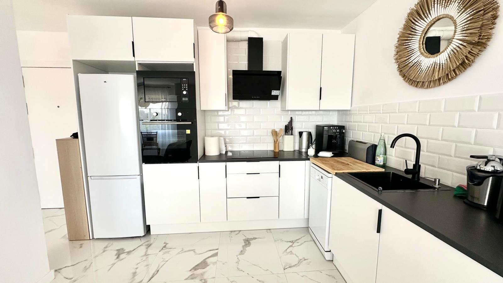 2 Bed, 1 Bath, ApartmentFor Sale, Torrevieja, Alicante