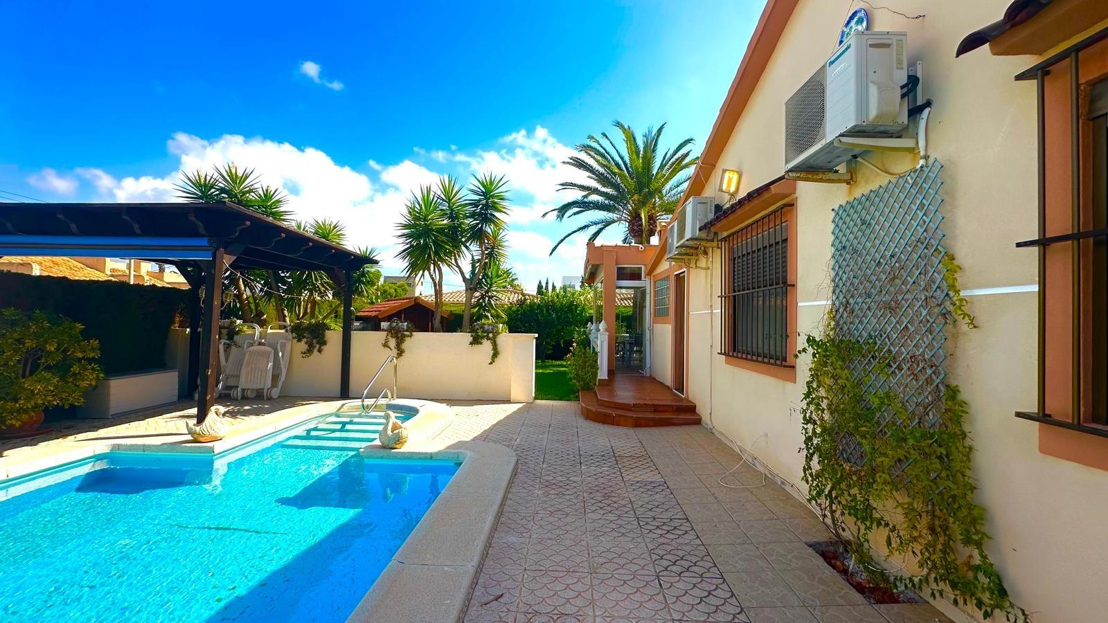 3 Bed, 3 Bath, HouseFor Sale, Cabo Roig, Alicante