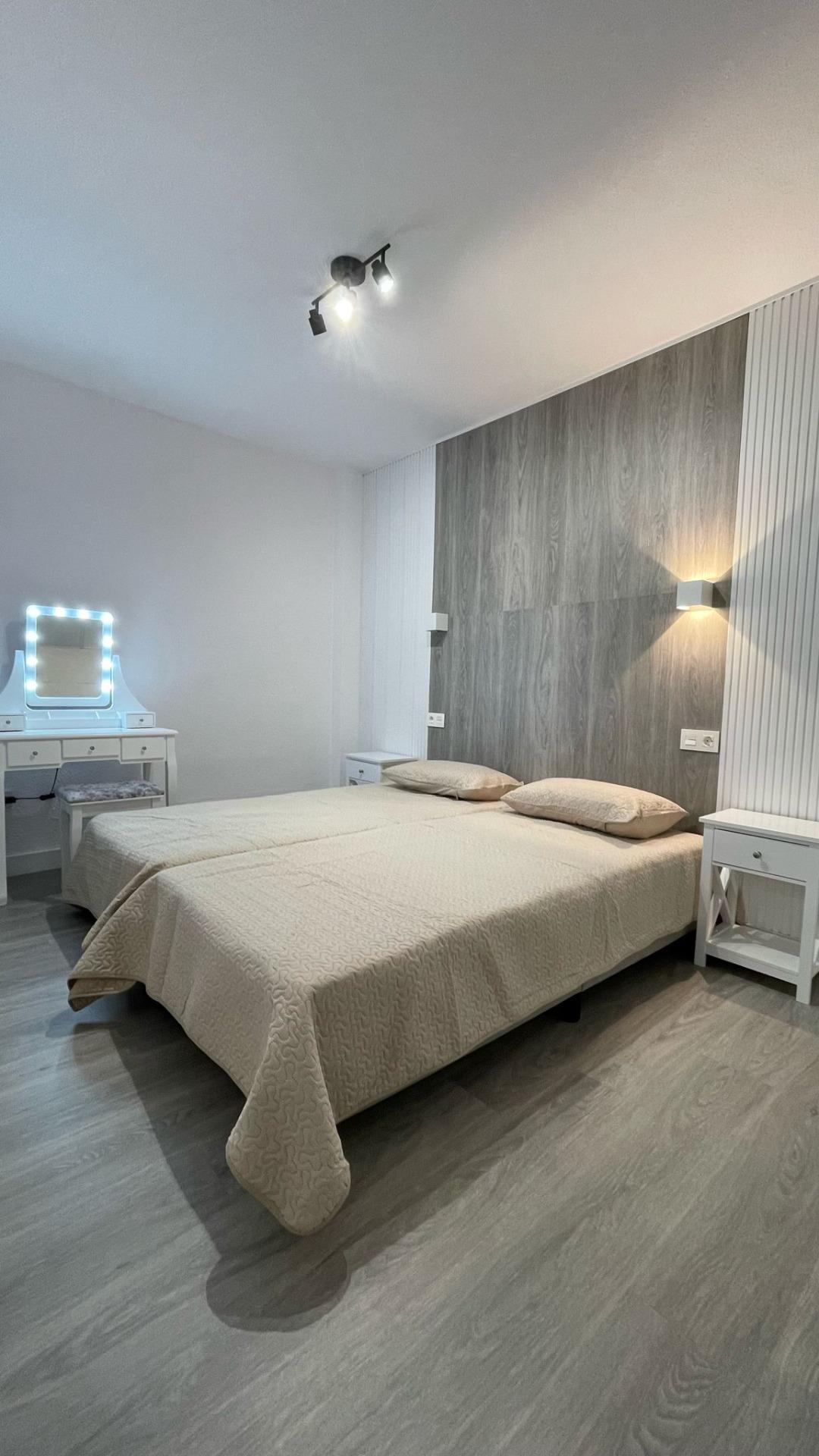 2 Bed, 1 Bath, ApartmentFor Sale, Torrevieja, Alicante