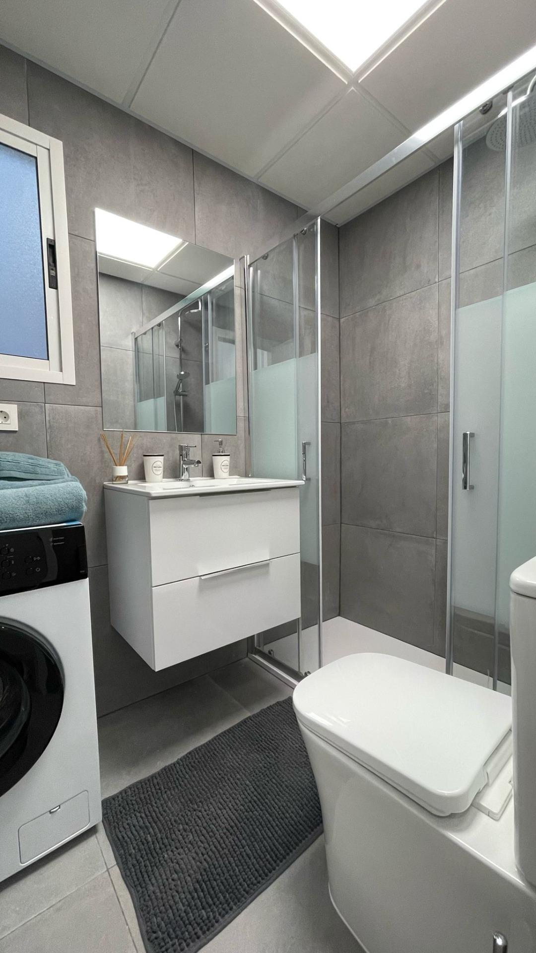 2 Bed, 1 Bath, ApartmentFor Sale, Torrevieja, Alicante