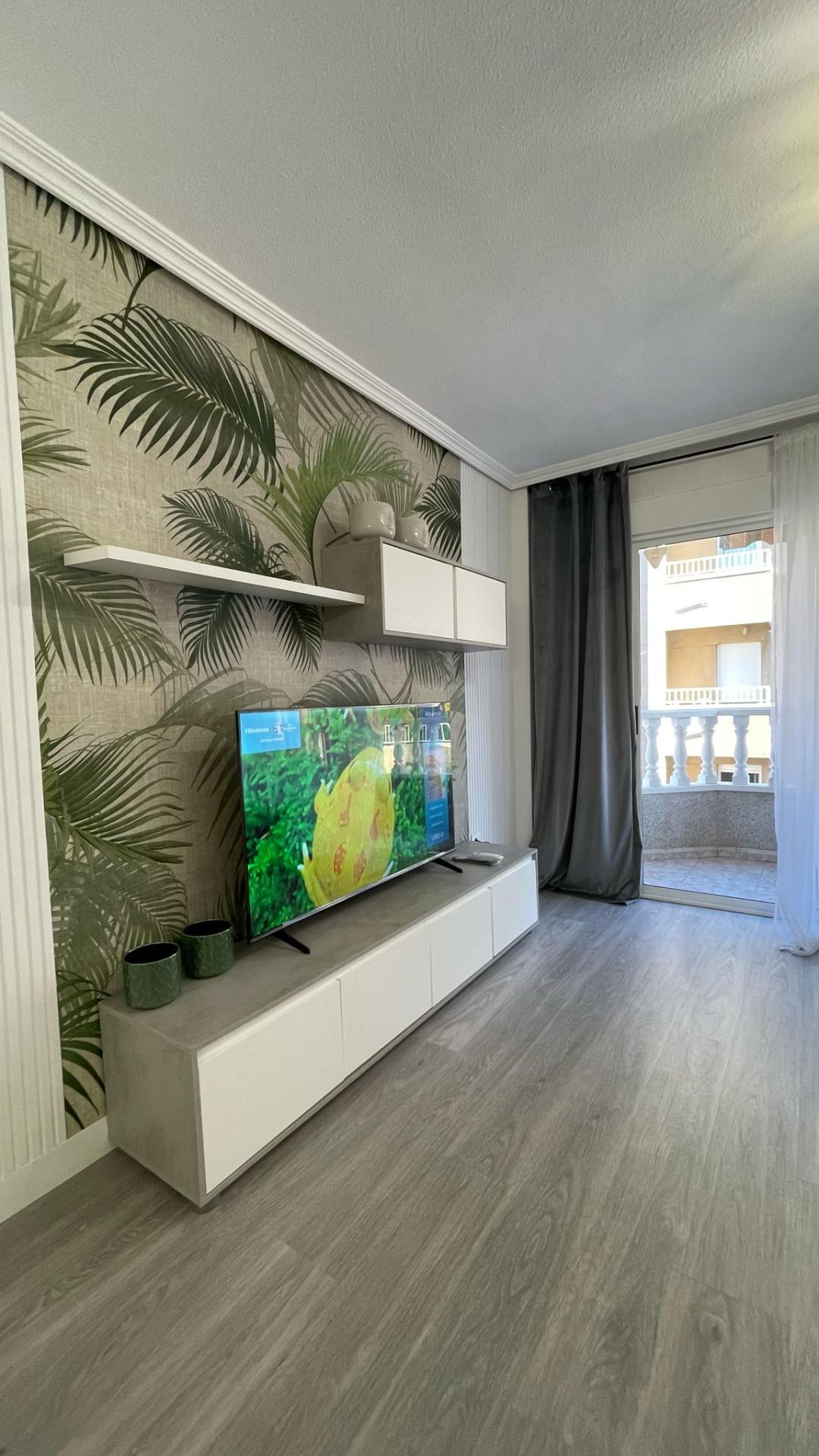 2 Bed, 1 Bath, ApartmentFor Sale, Torrevieja, Alicante