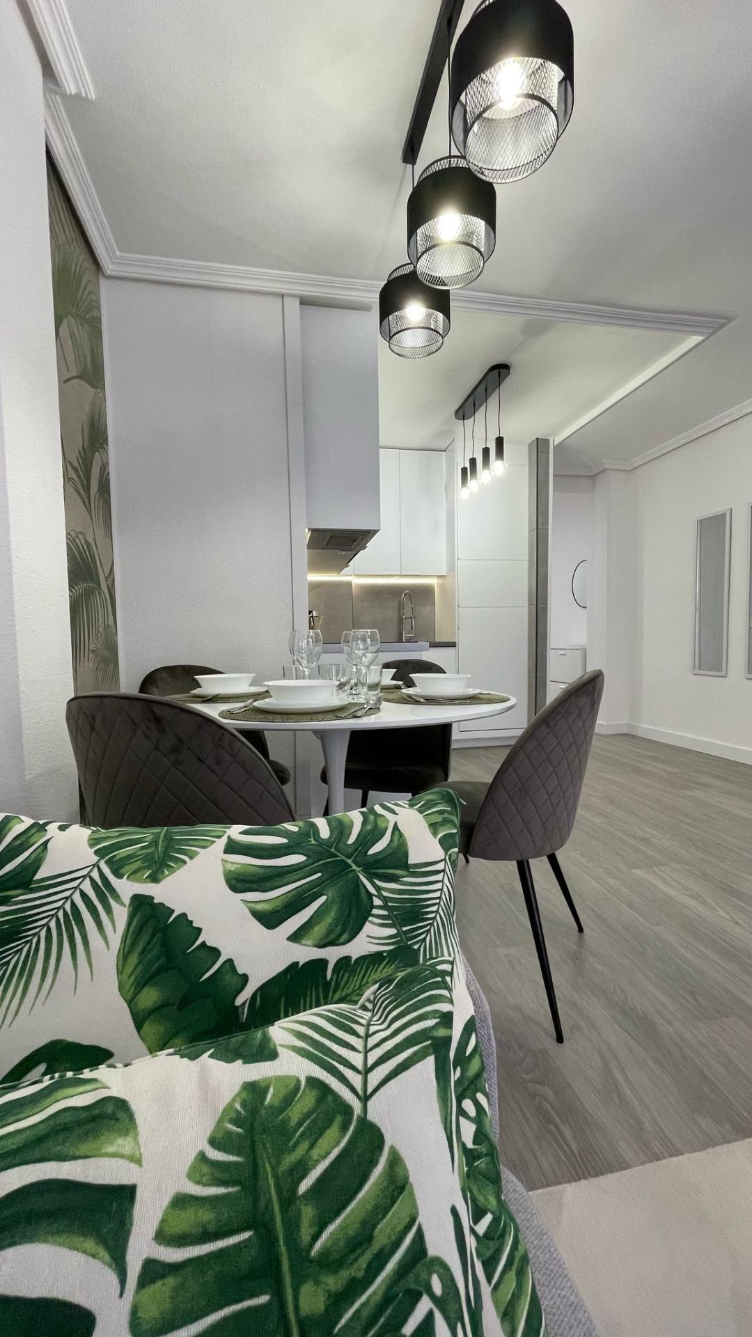 2 Bed, 1 Bath, ApartmentFor Sale, Torrevieja, Alicante